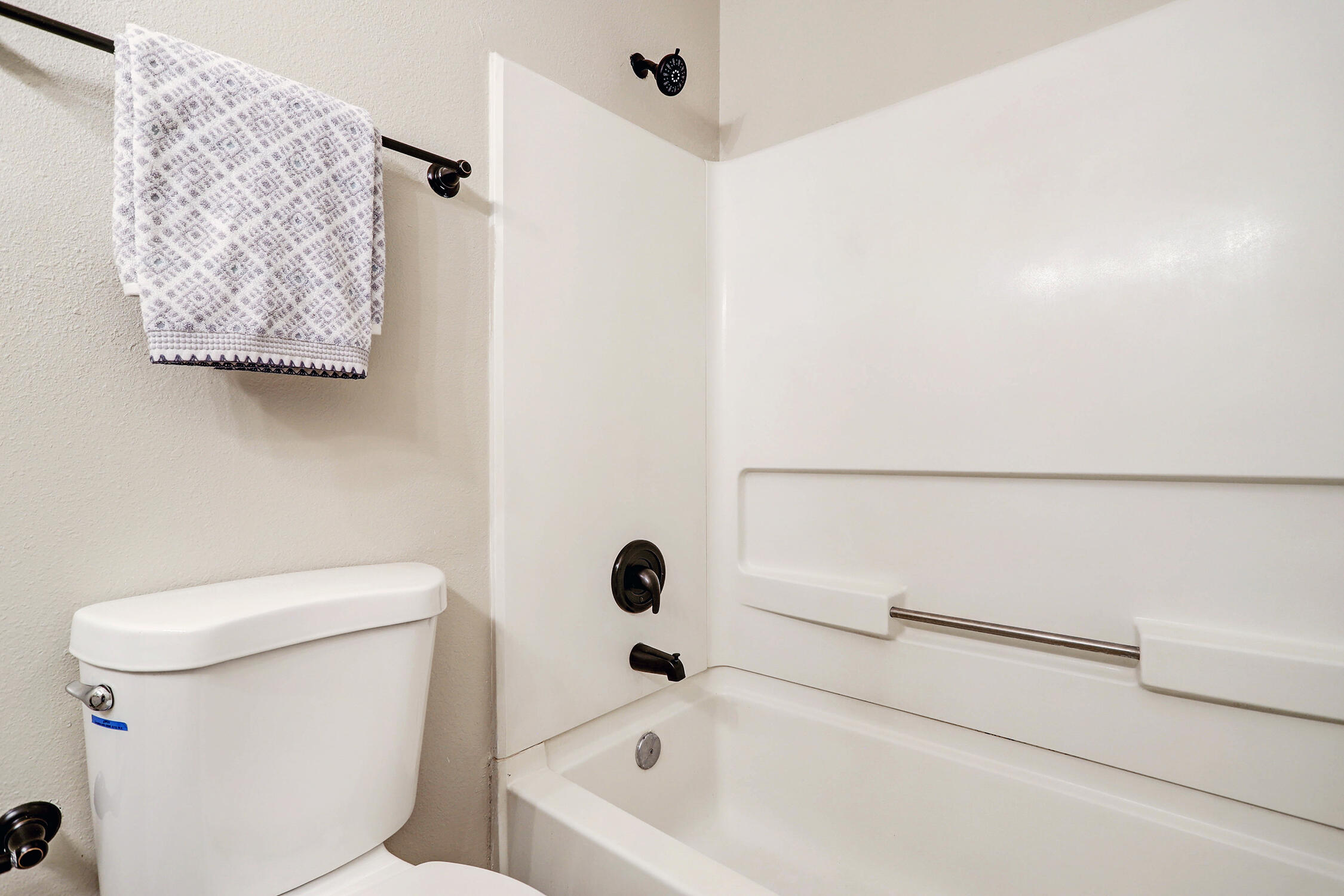 1704 Violetas Road NW