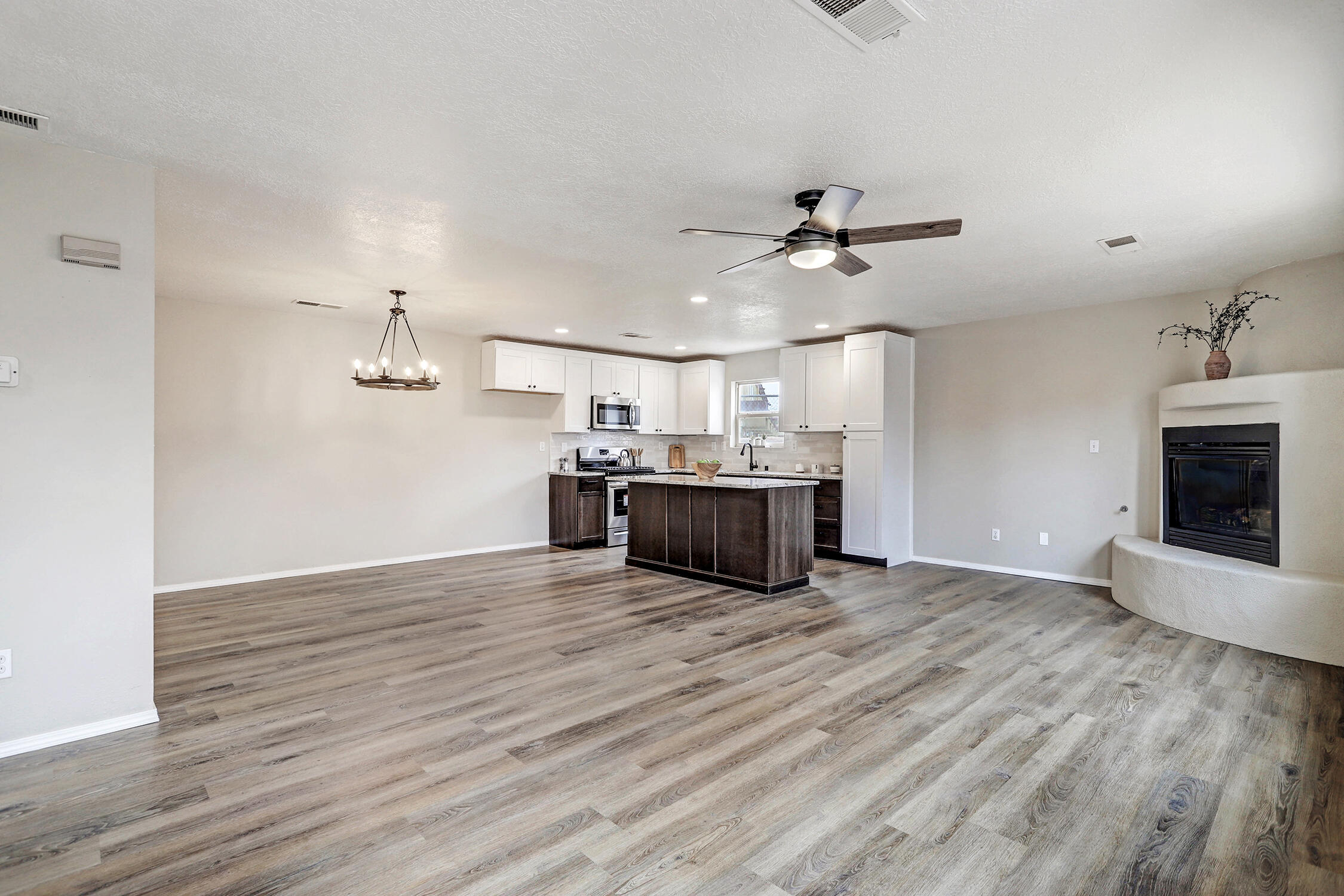 1704 Violetas Road NW