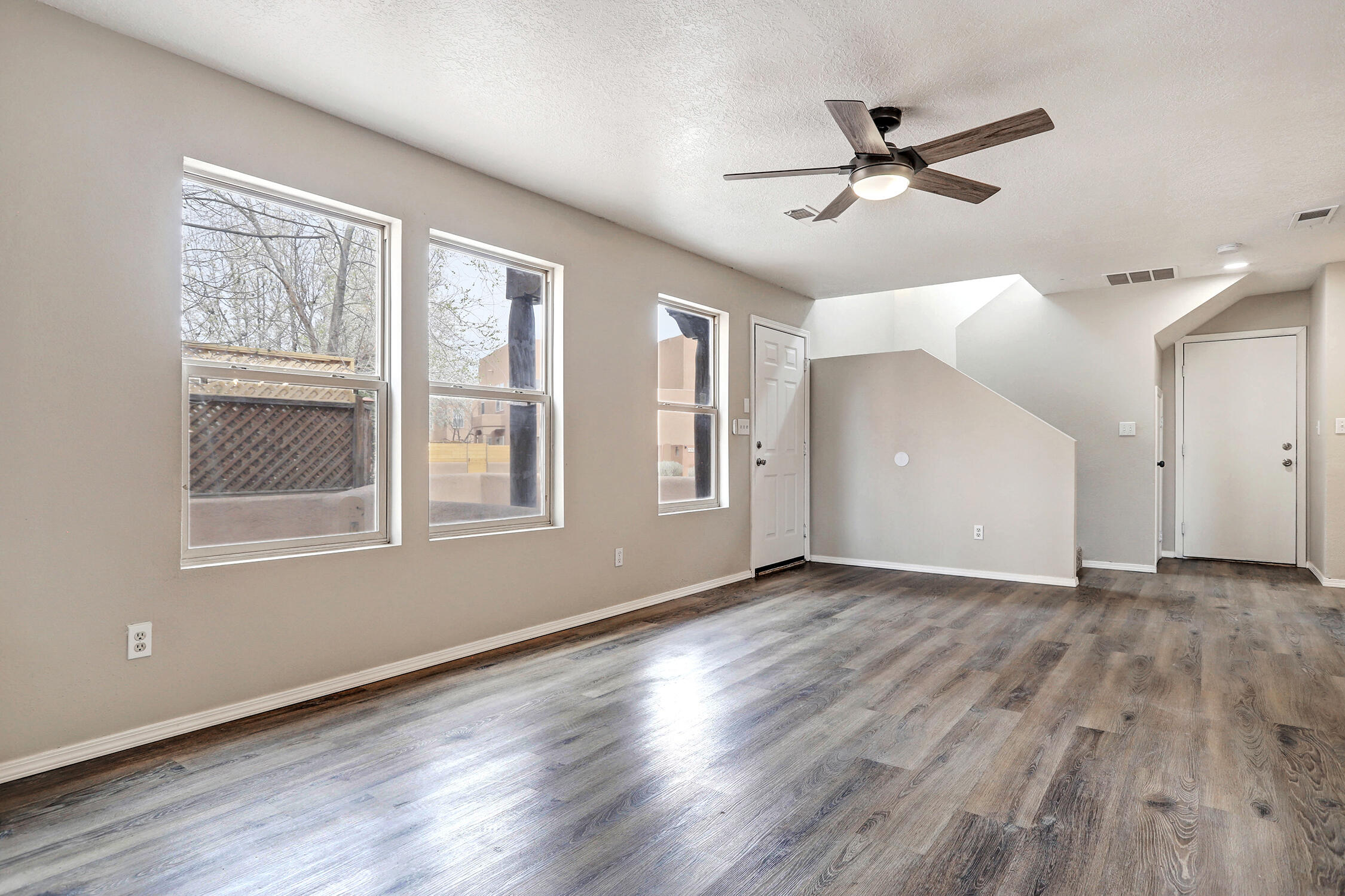 1704 Violetas Road NW