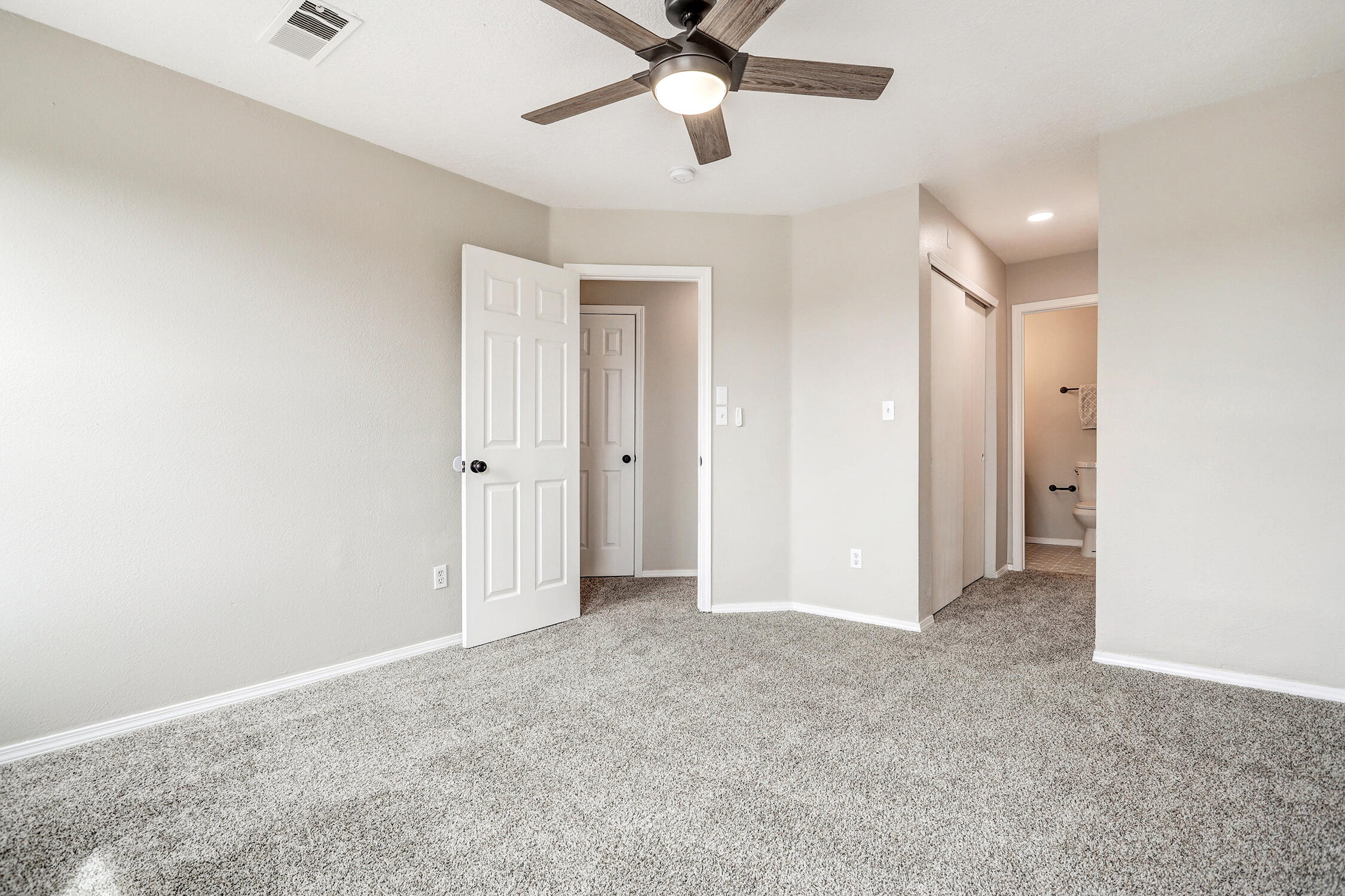 1704 Violetas Road NW