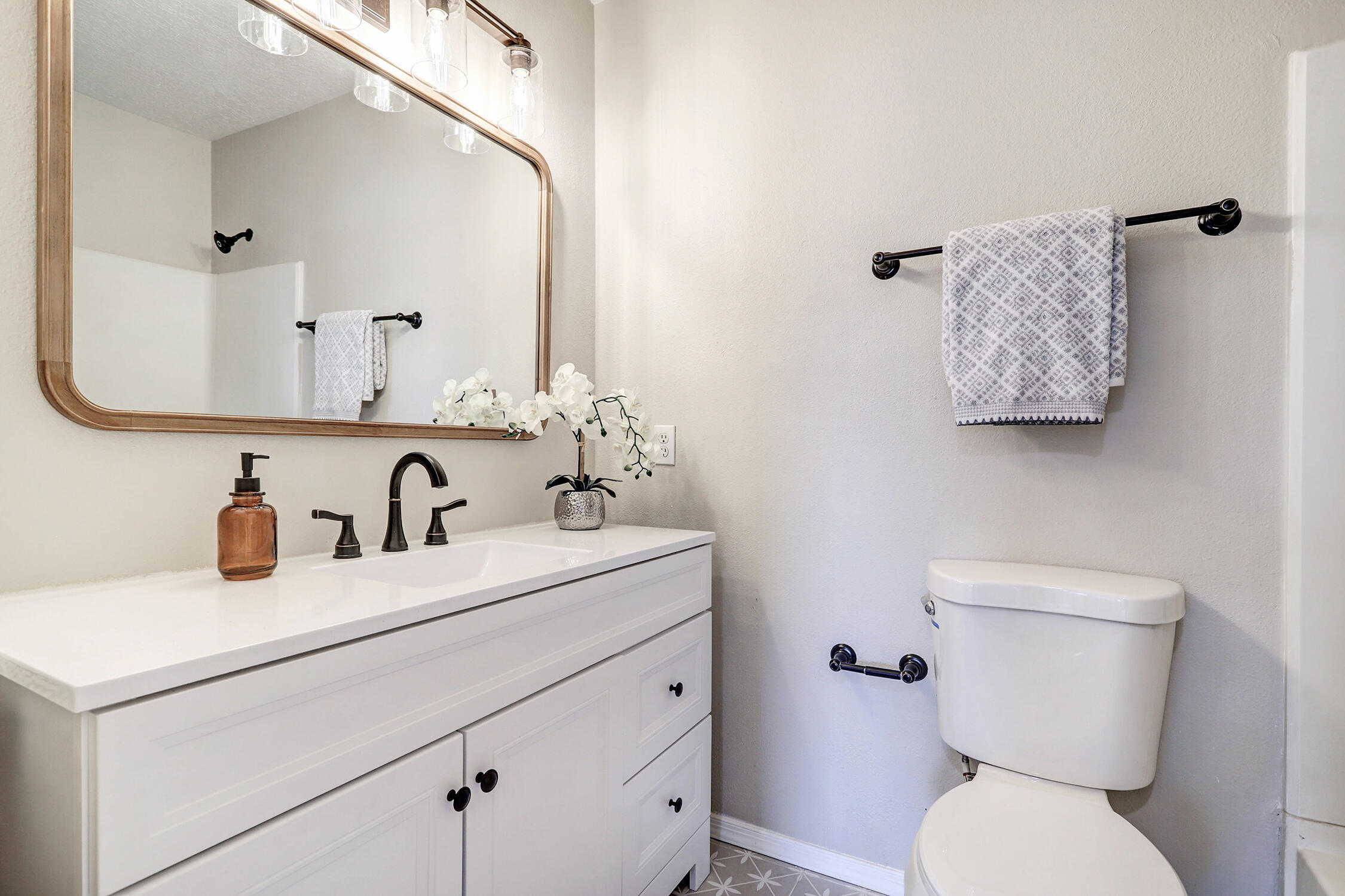 1704 Violetas Road NW