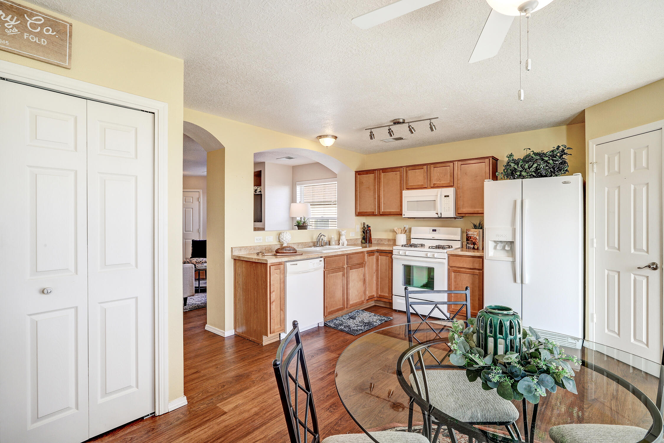 6206 Nueva Espana Road NW