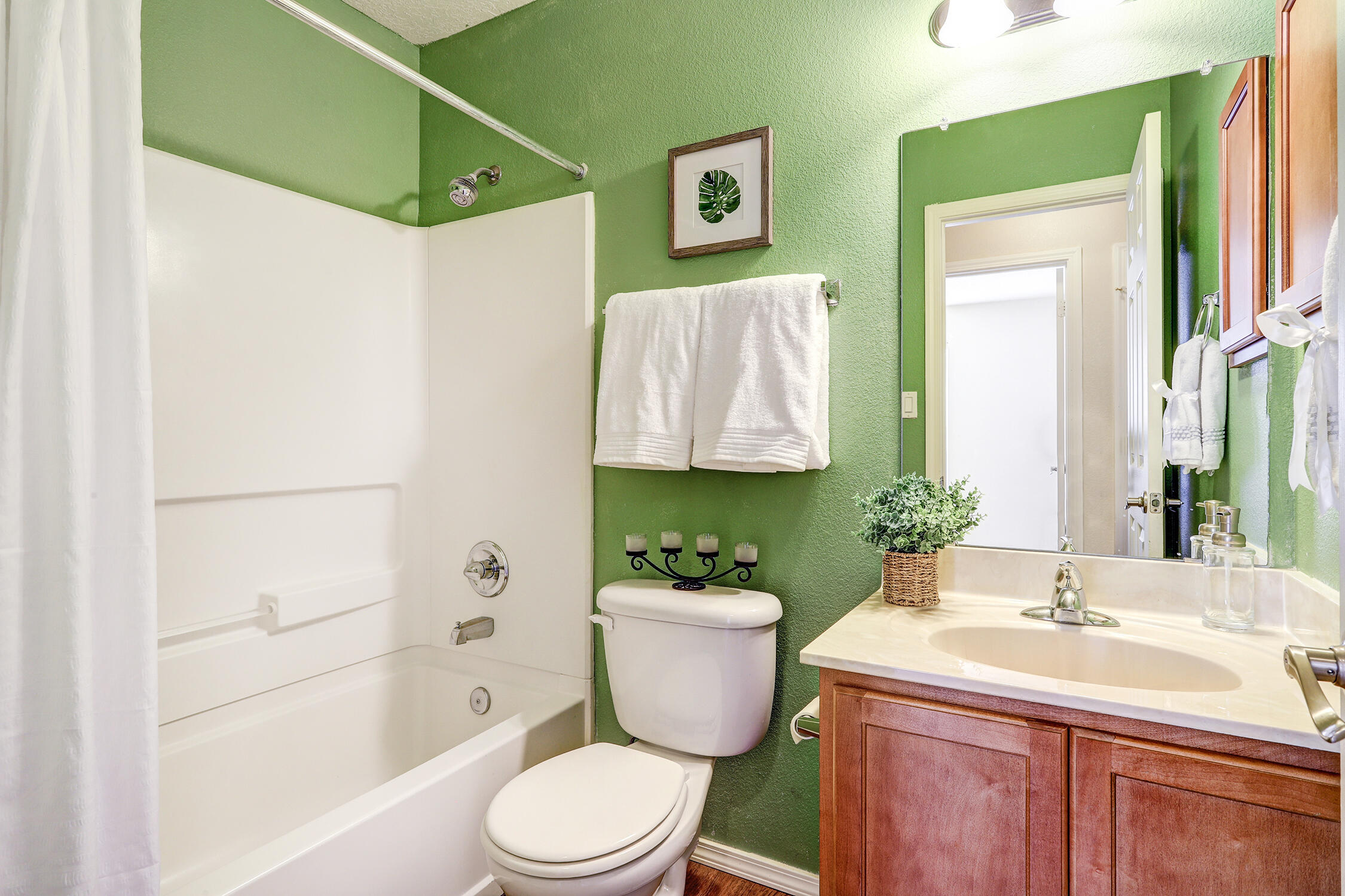 6206 Nueva Espana Road NW