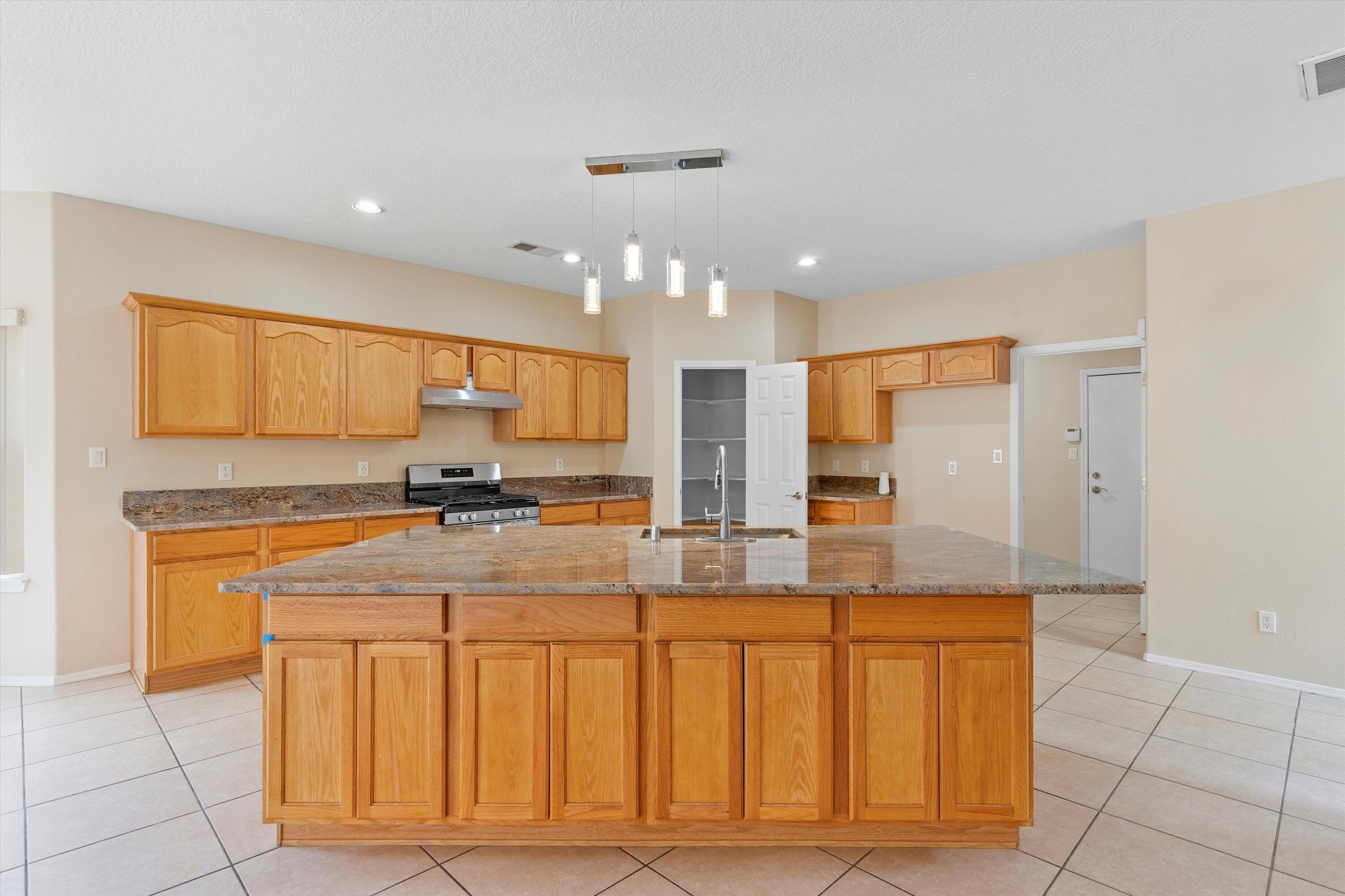 947 Tambora Street NW