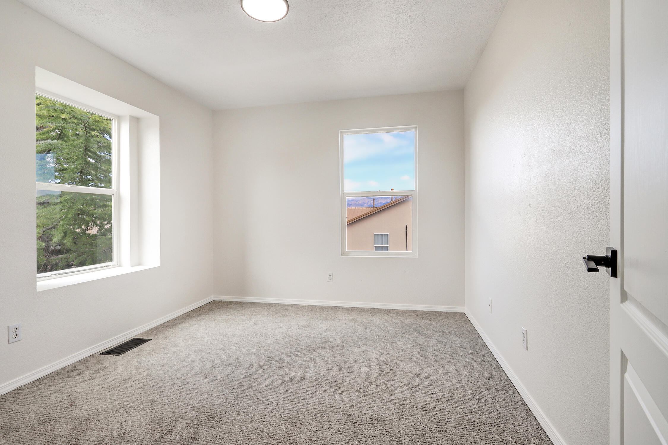 6048 Park Hill Avenue NW