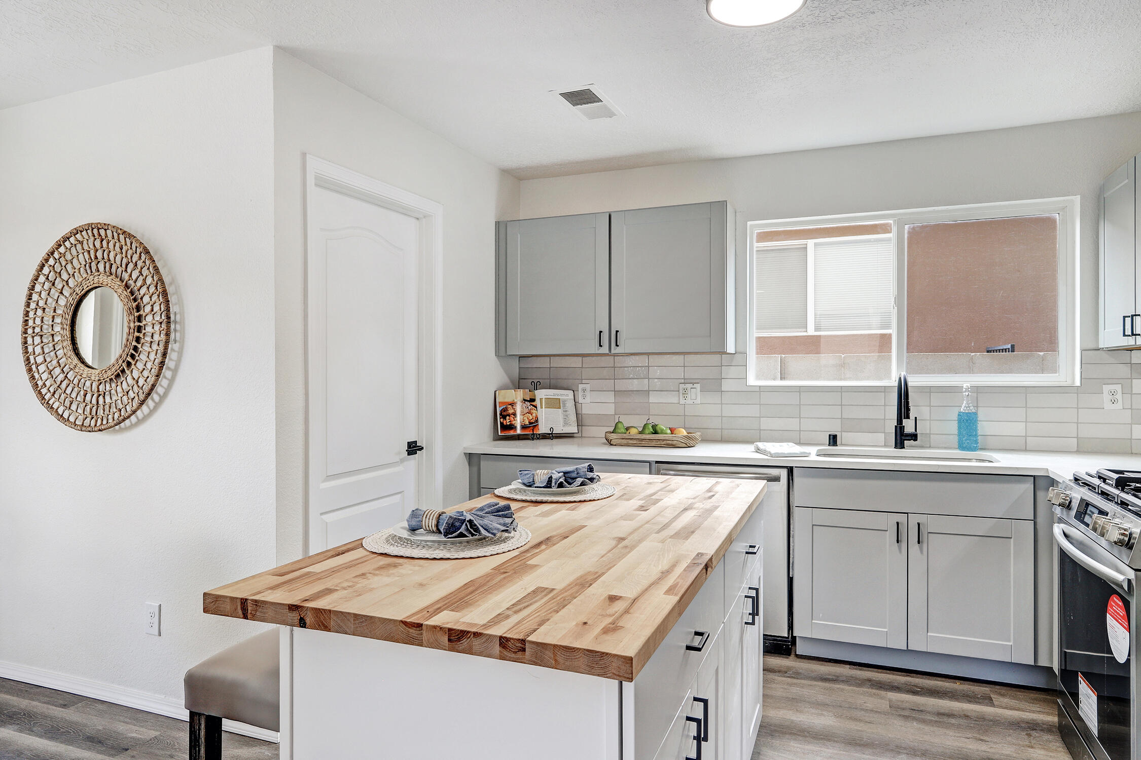 6048 Park Hill Avenue NW