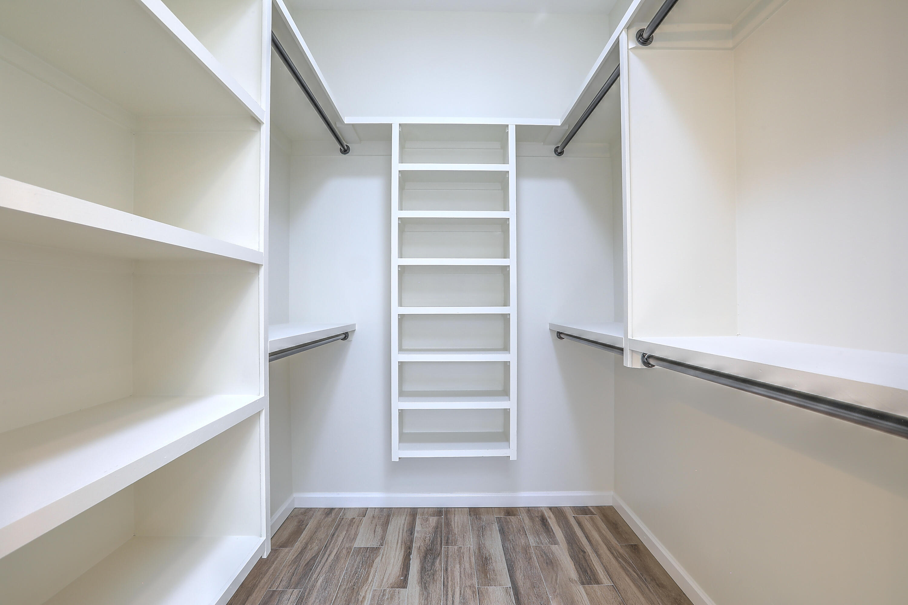 6717 Nacelle Road NE