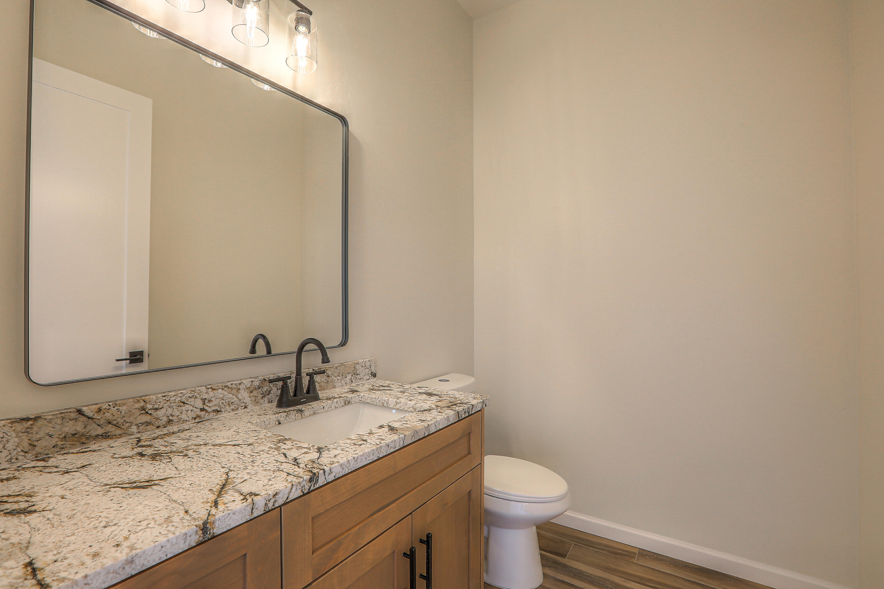 6717 Nacelle Road NE