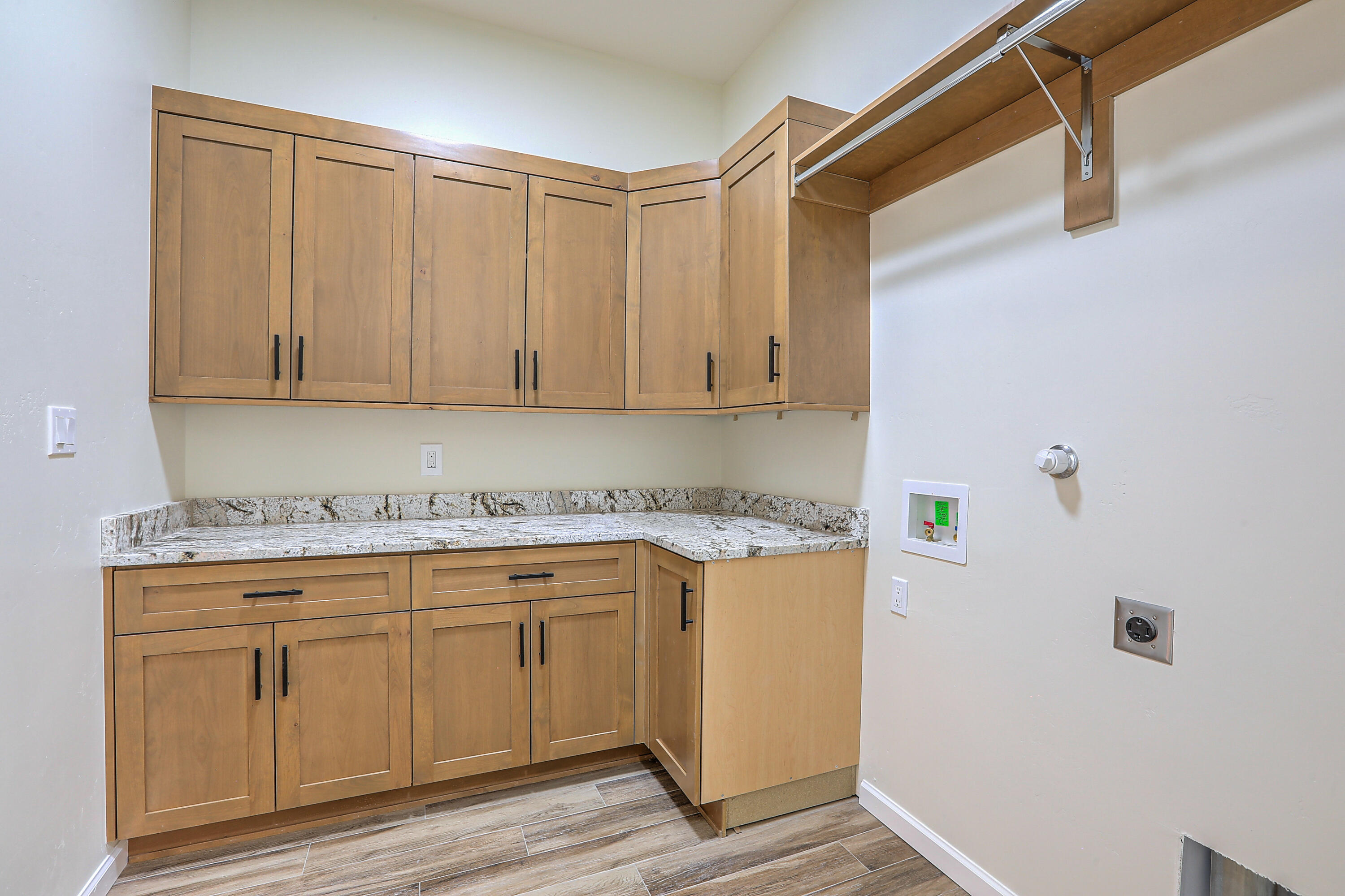 6717 Nacelle Road NE