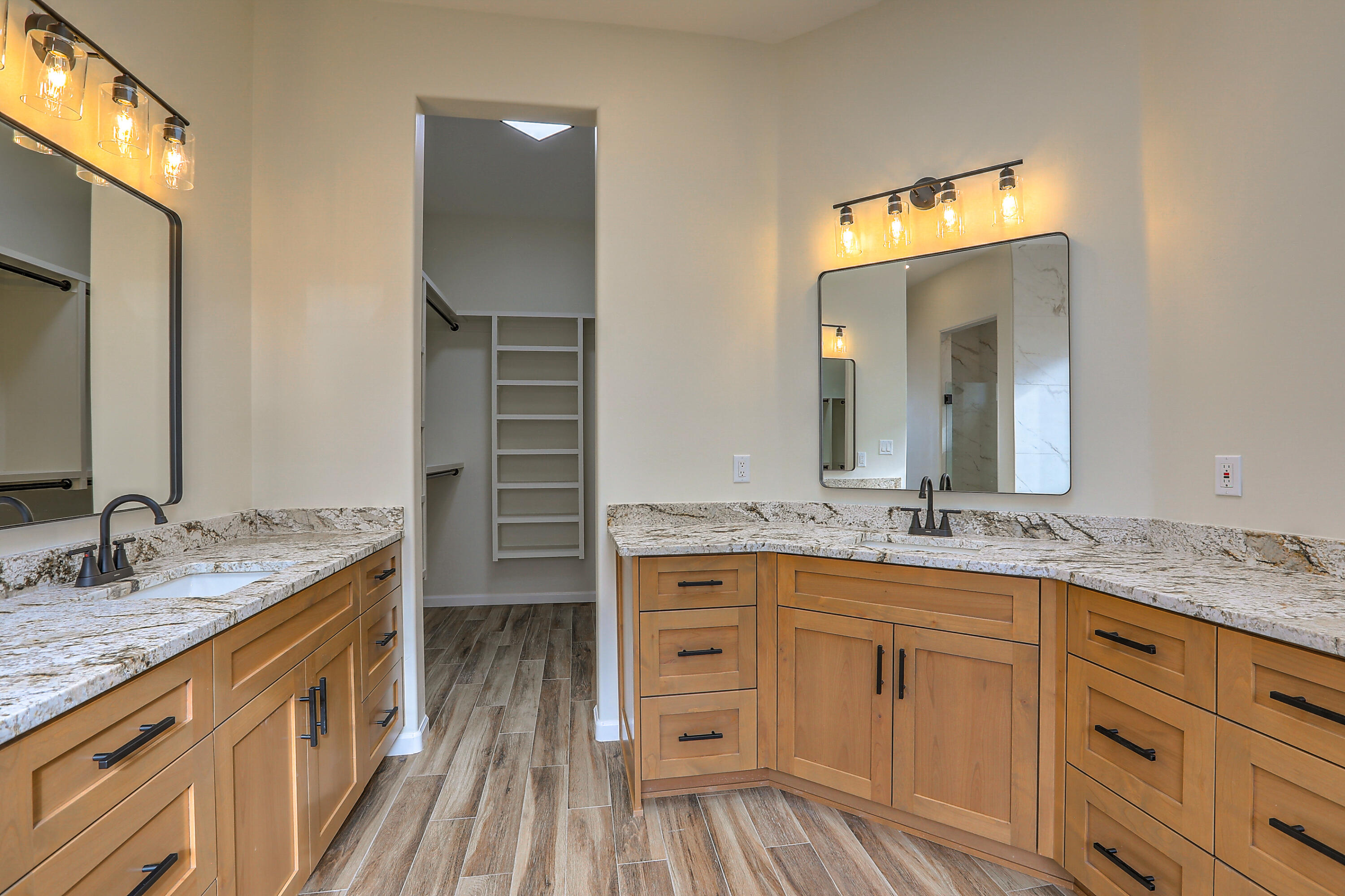 6717 Nacelle Road NE