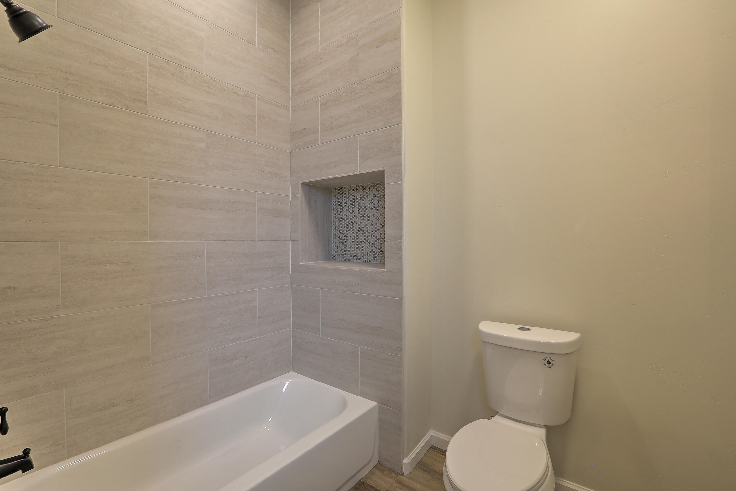 6717 Nacelle Road NE