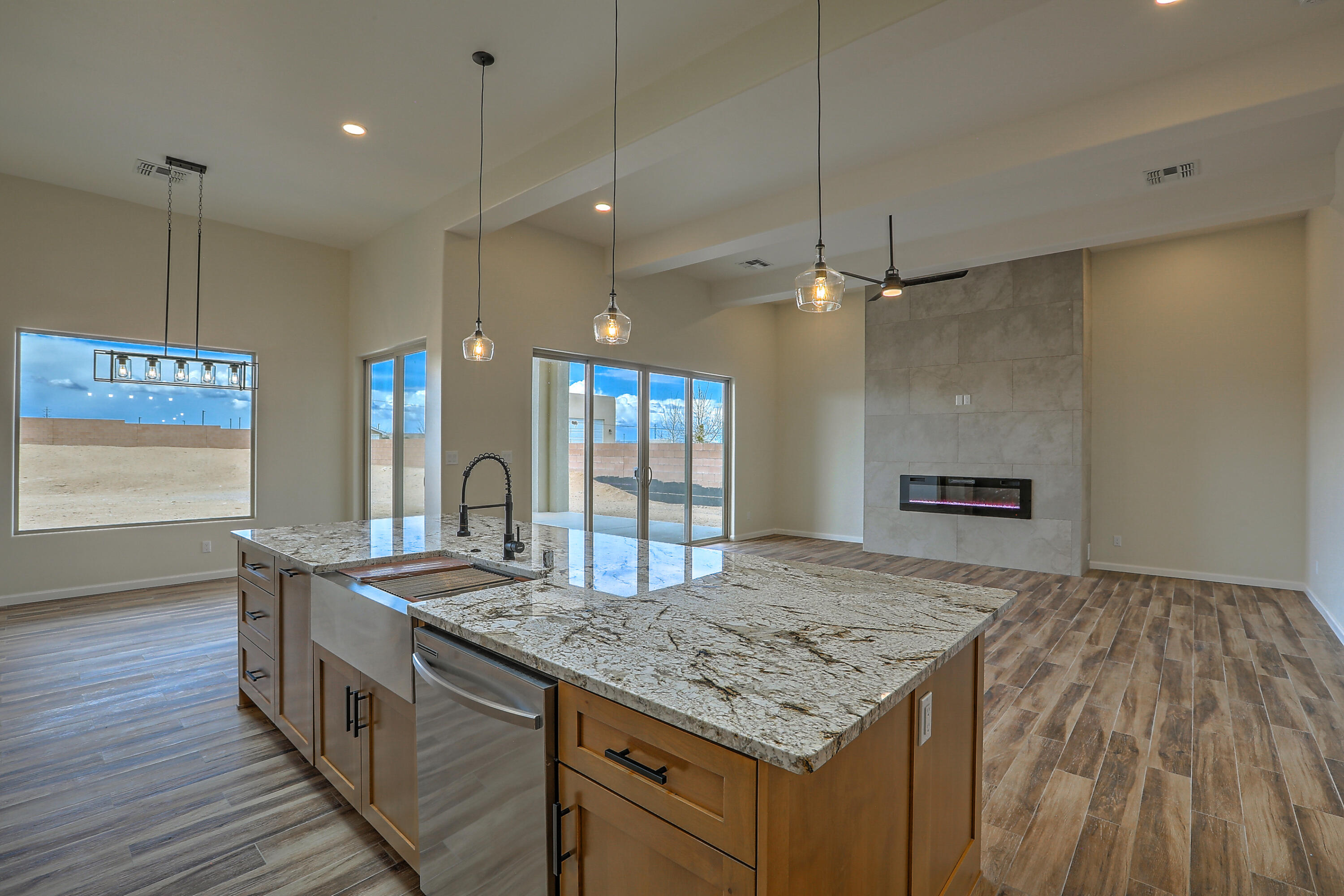 6717 Nacelle Road NE