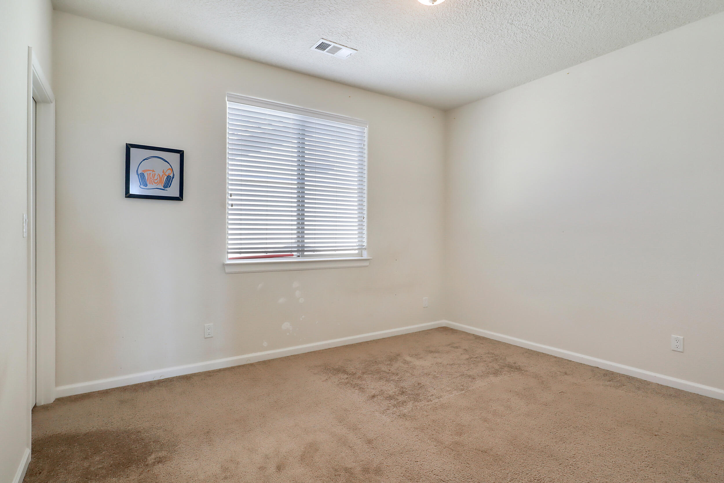 3813 Las Colinas Avenue NE