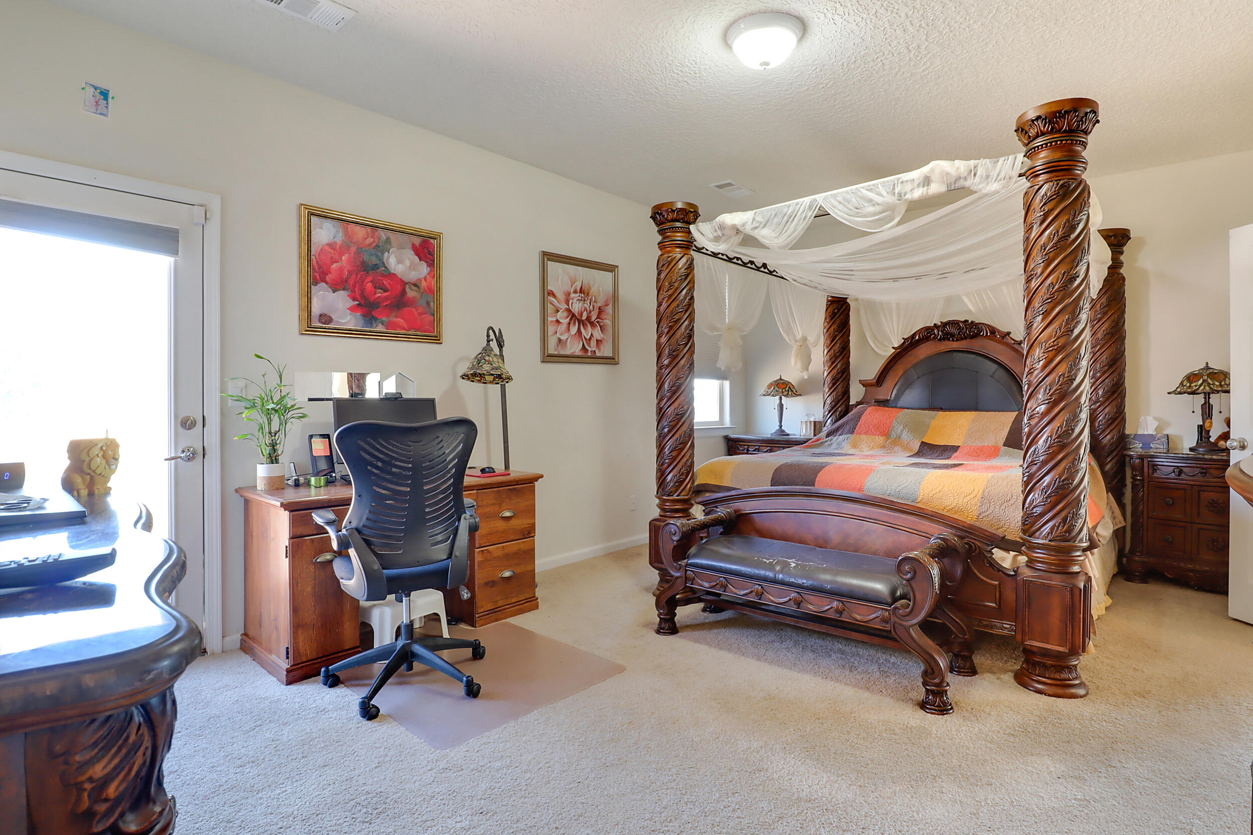 3813 Las Colinas Avenue NE