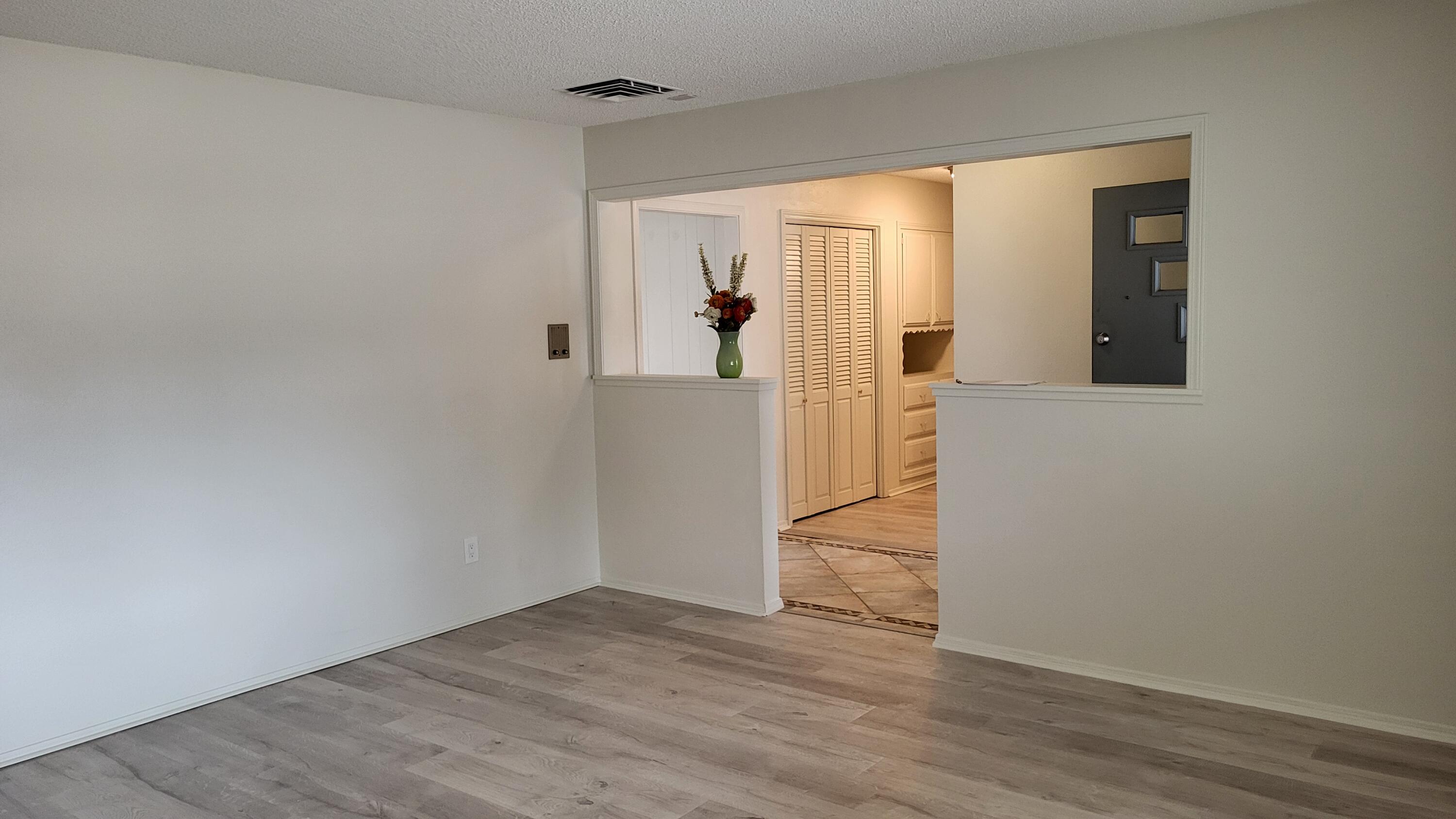 12220 Pineridge Avenue NE