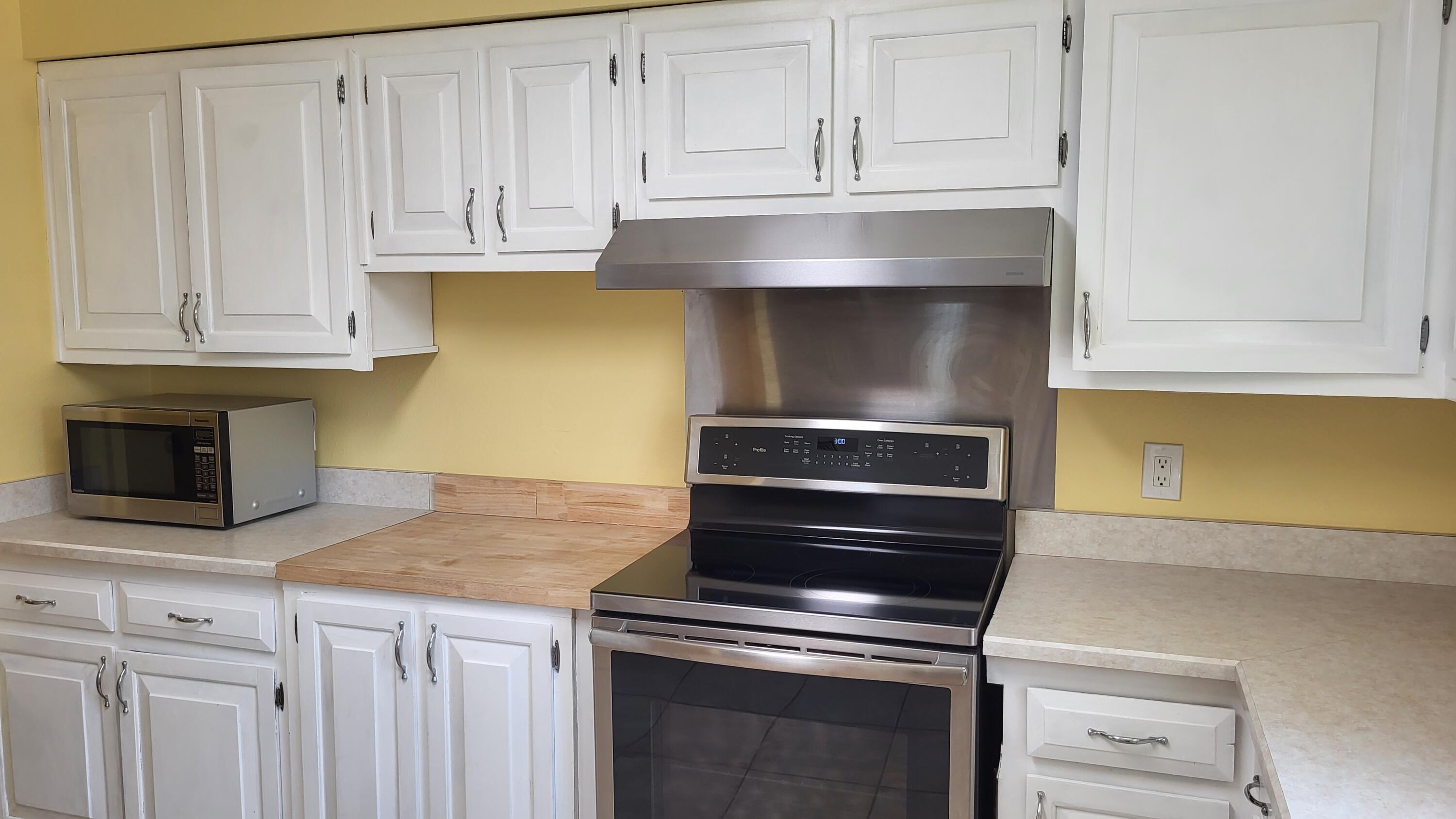 12220 Pineridge Avenue NE