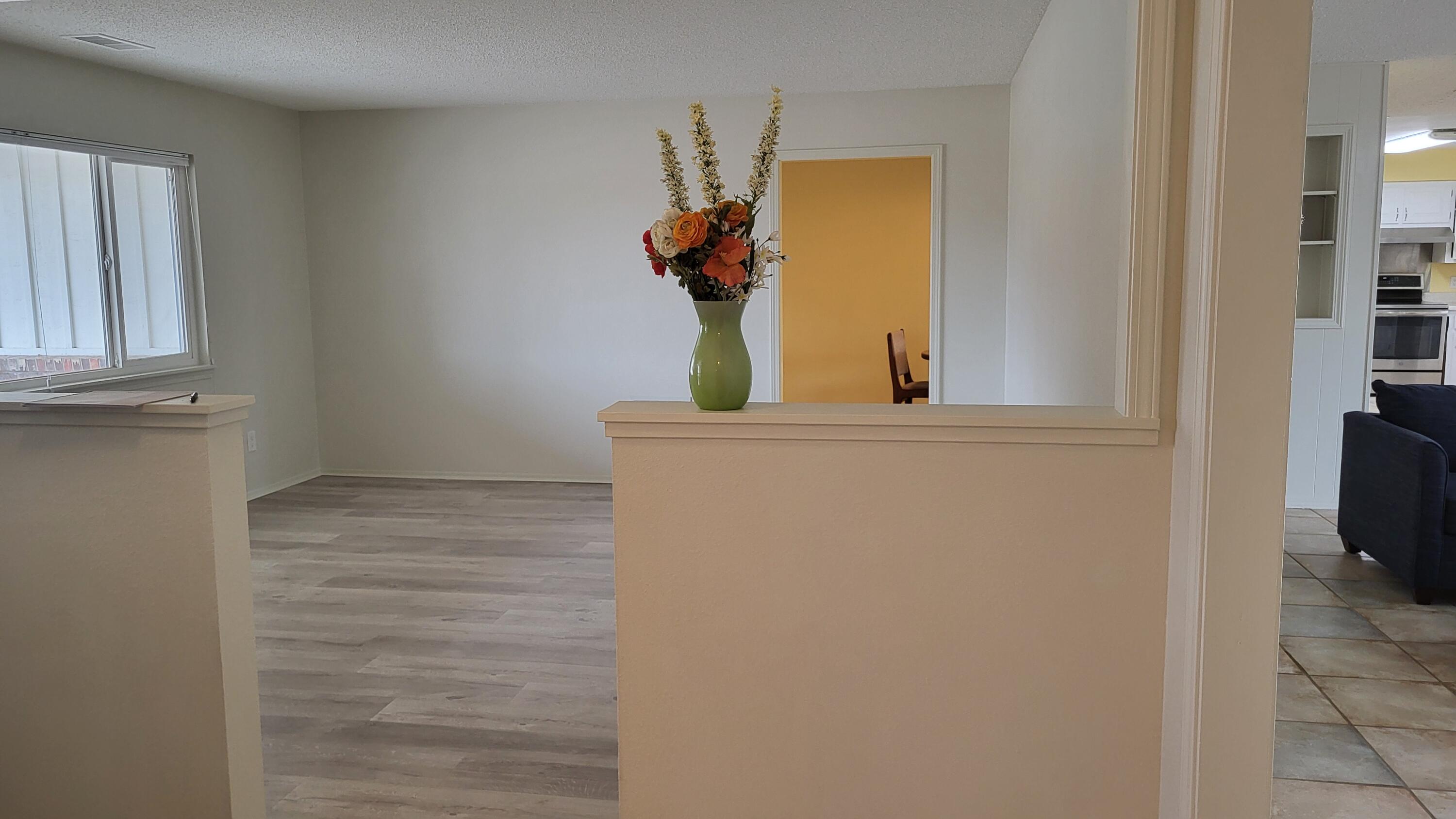 12220 Pineridge Avenue NE