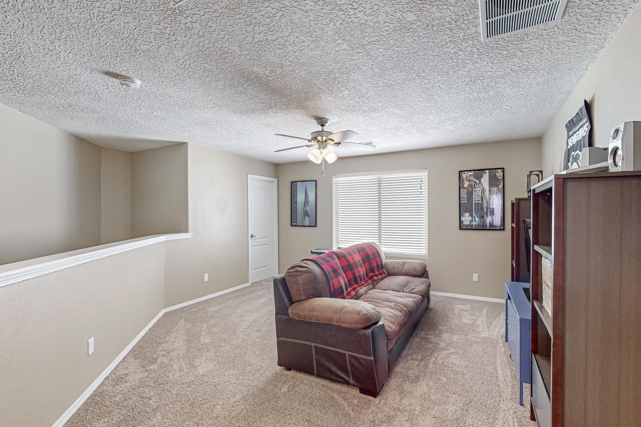 118 Las Medanales Court NE