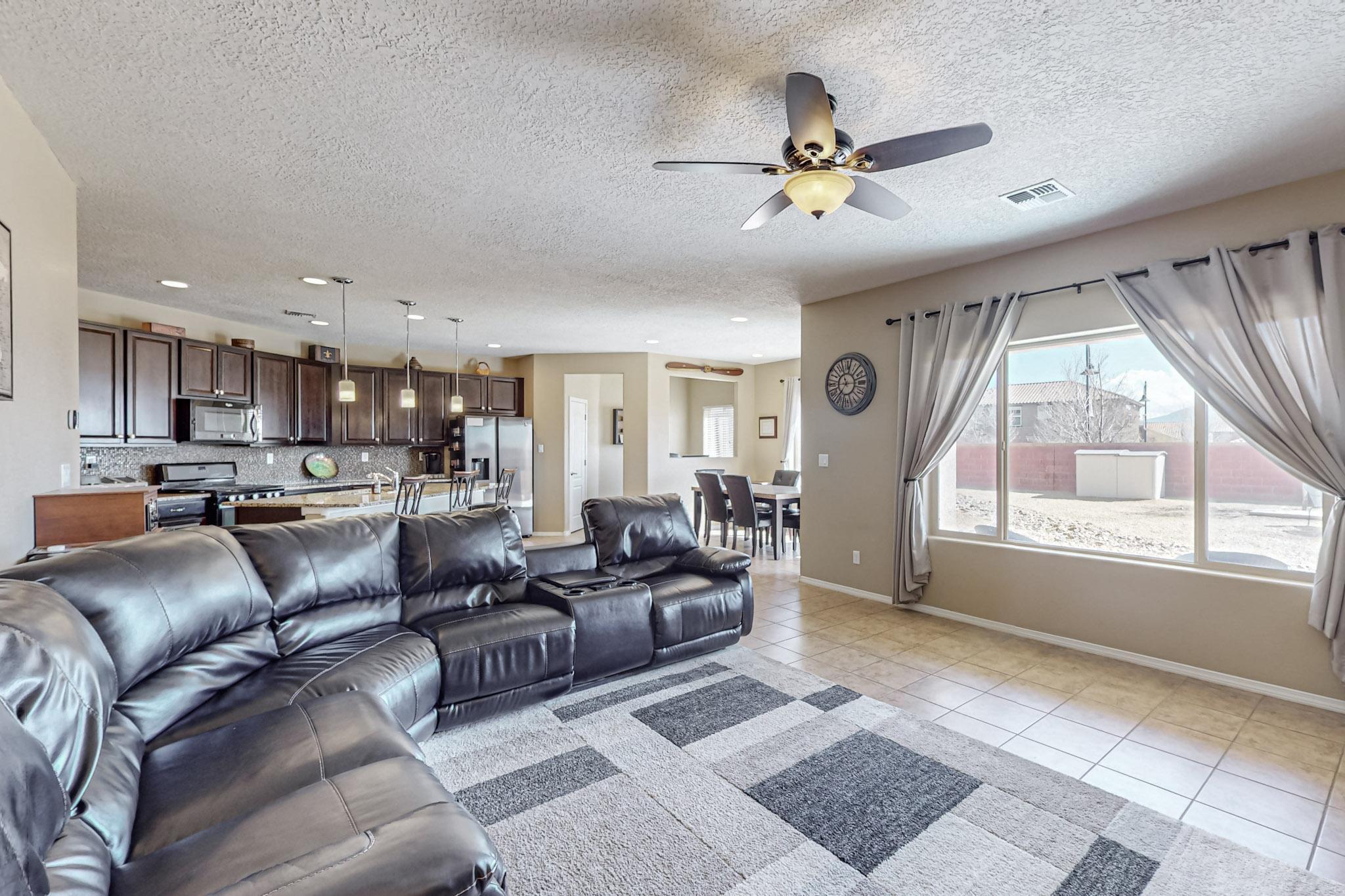 118 Las Medanales Court NE