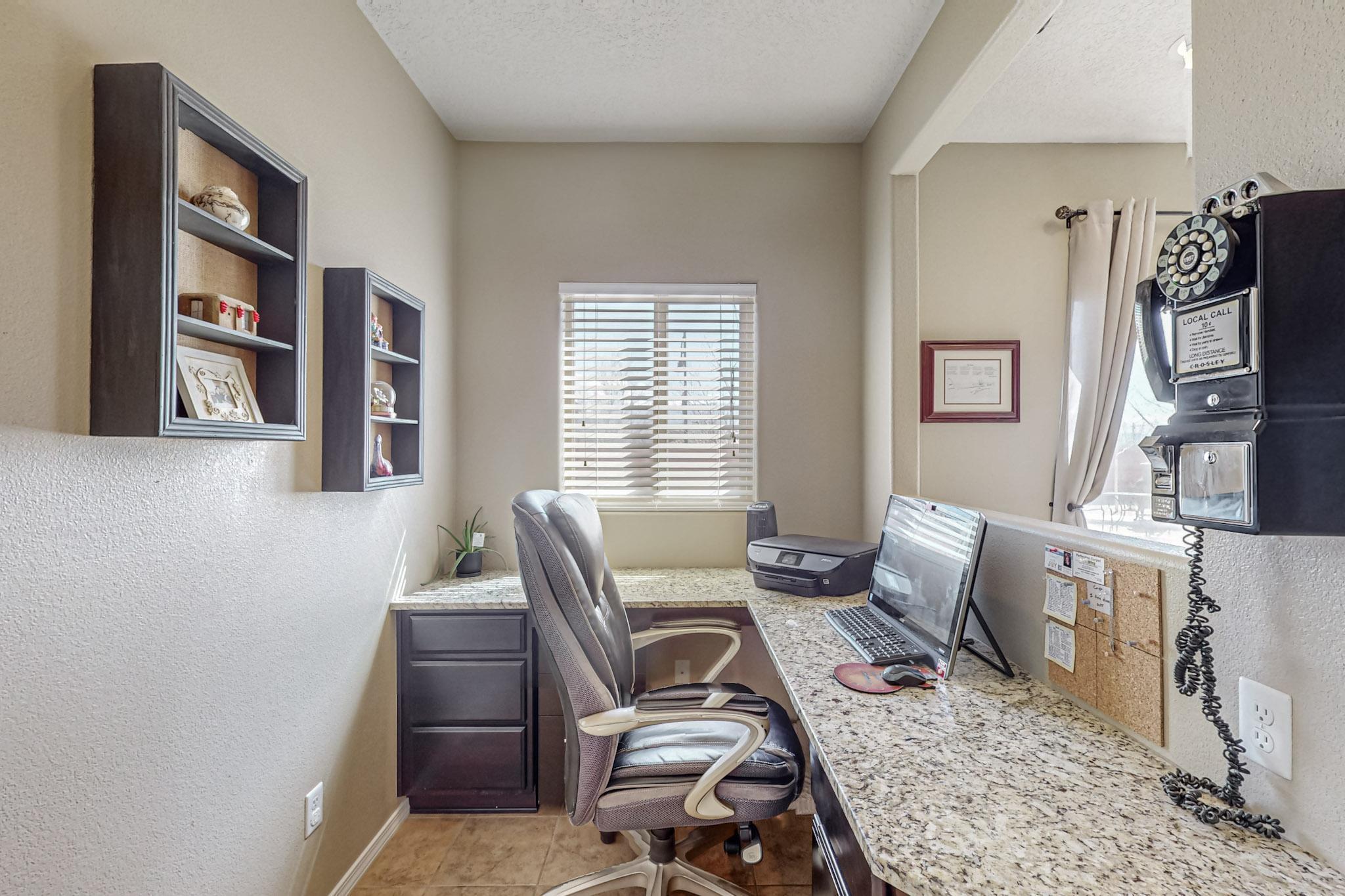 118 Las Medanales Court NE