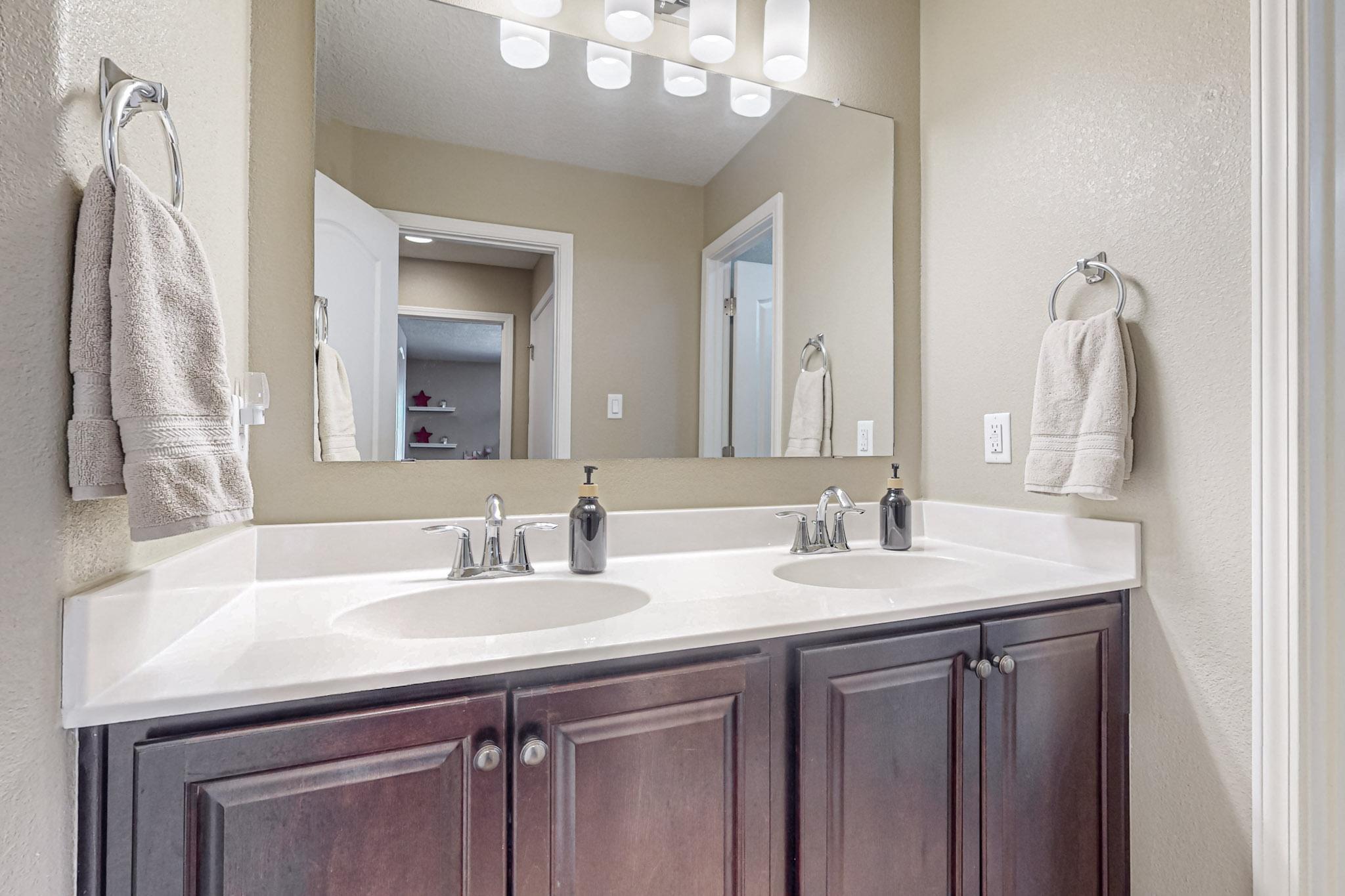 118 Las Medanales Court NE