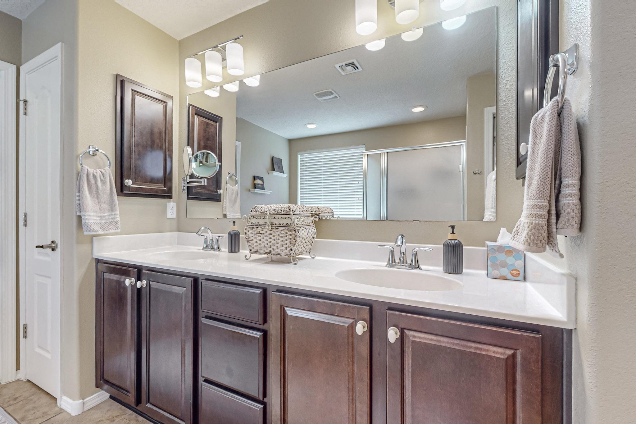 118 Las Medanales Court NE