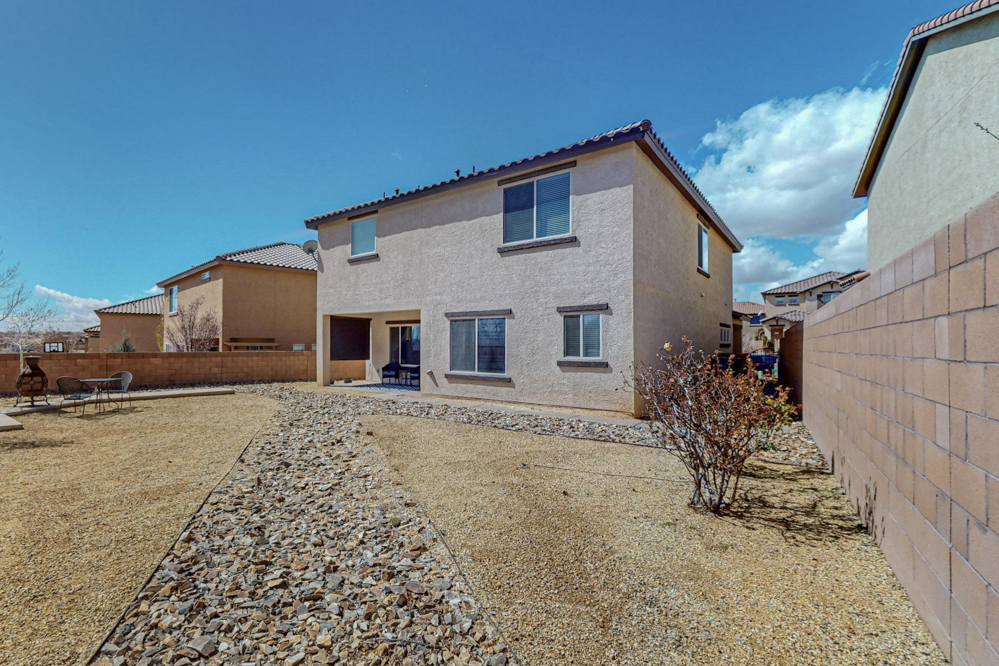 118 Las Medanales Court NE