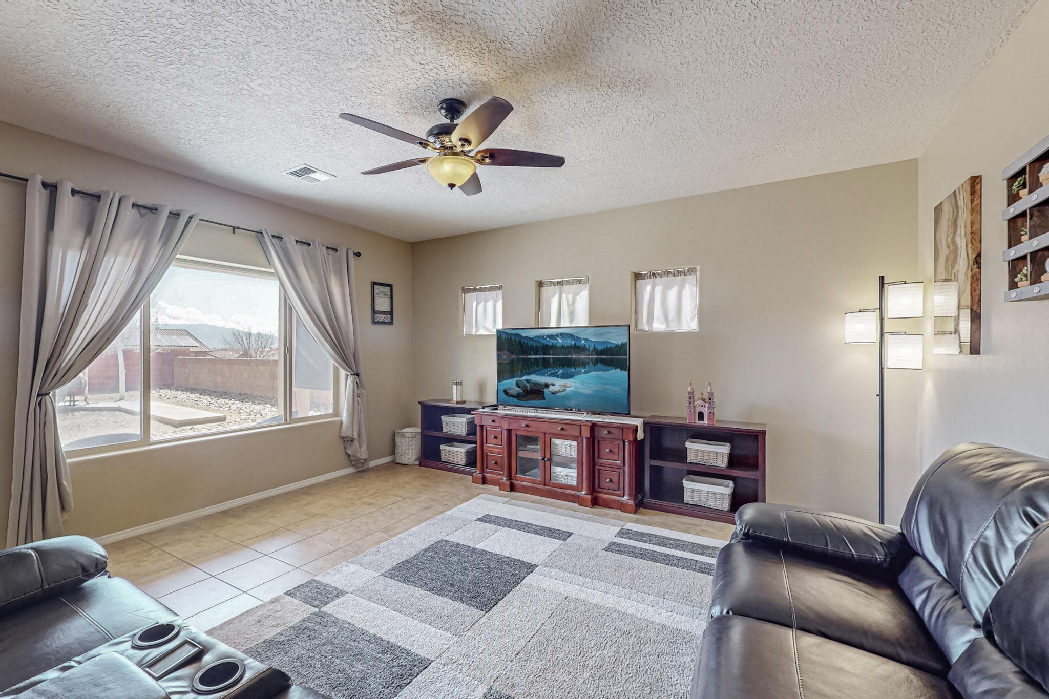 118 Las Medanales Court NE