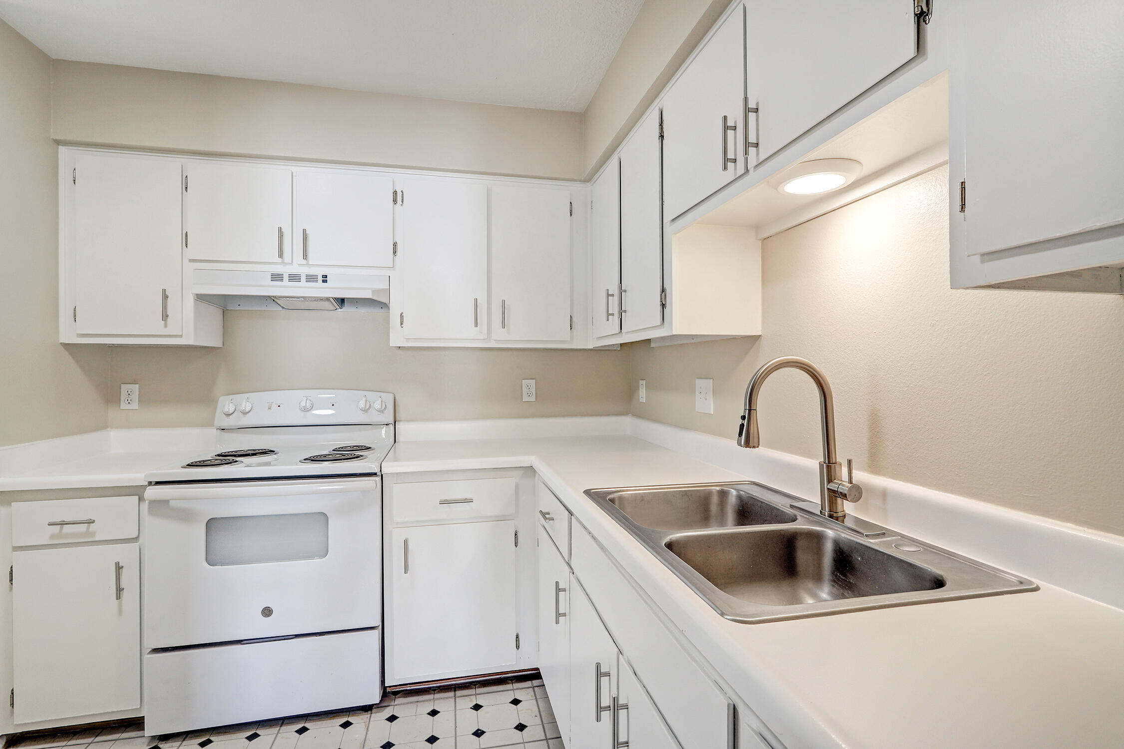 1022 Rigel Street SW