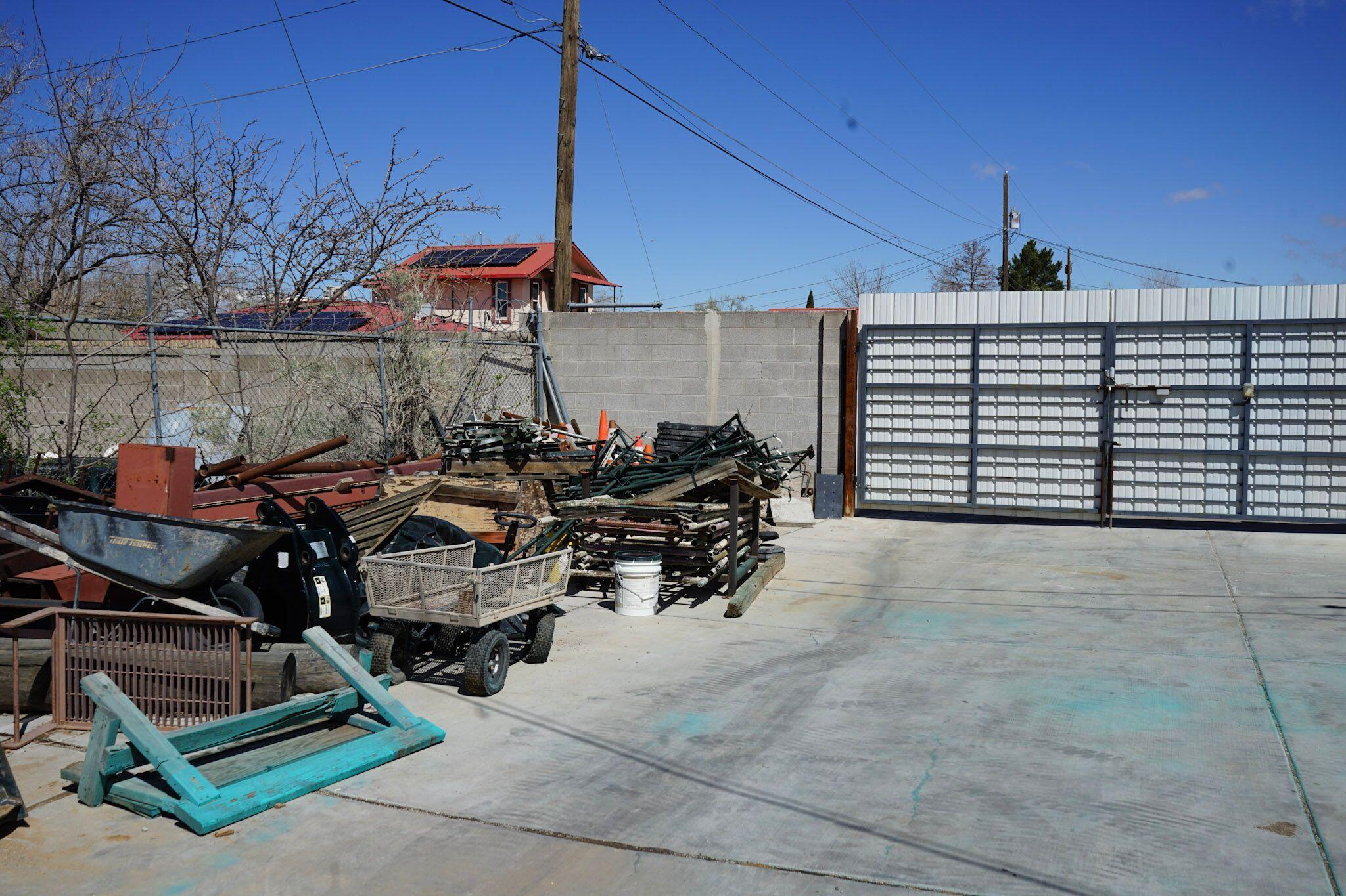 127 General Somervell Street NE