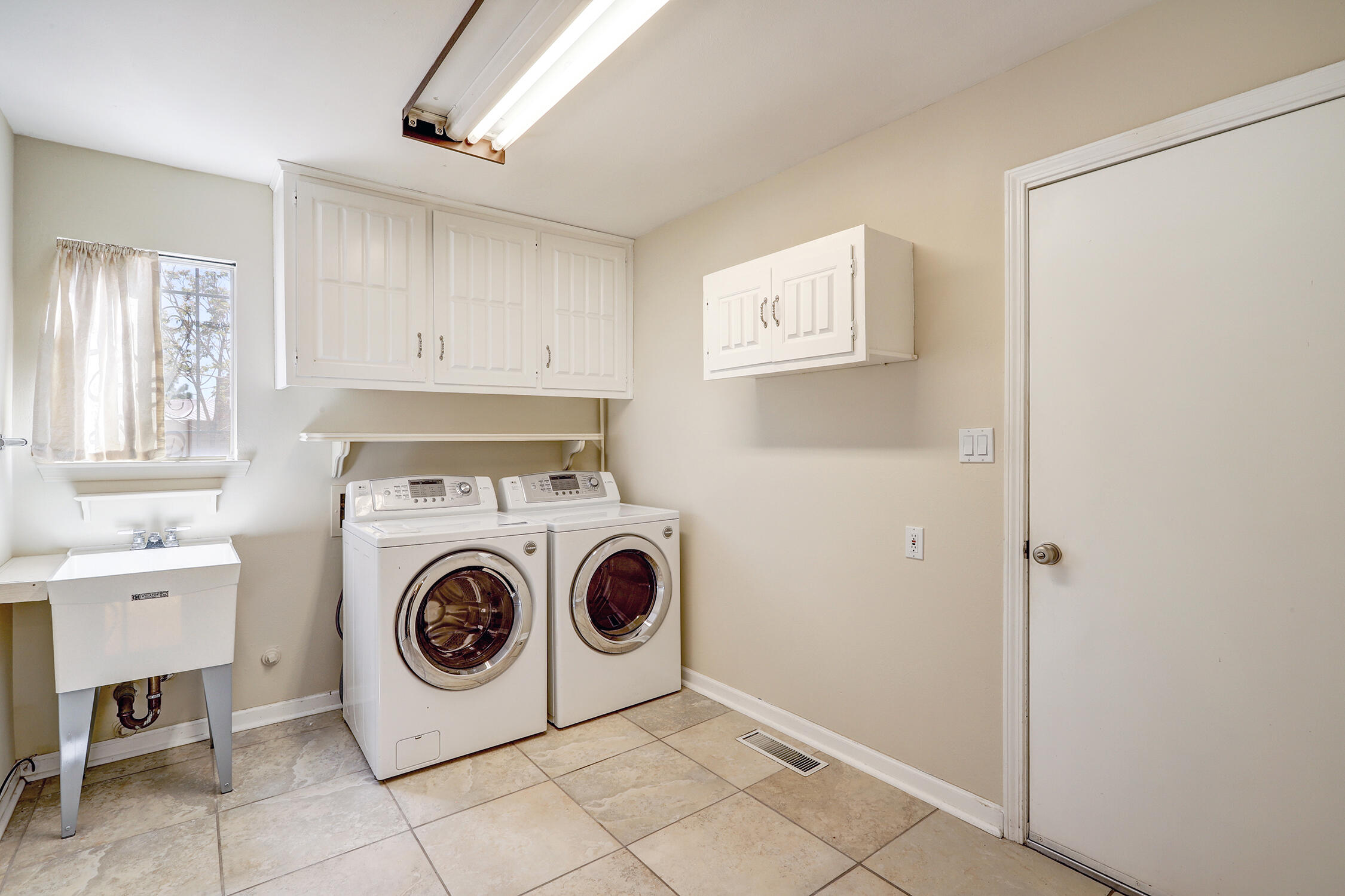 1020 Brazos Place SE