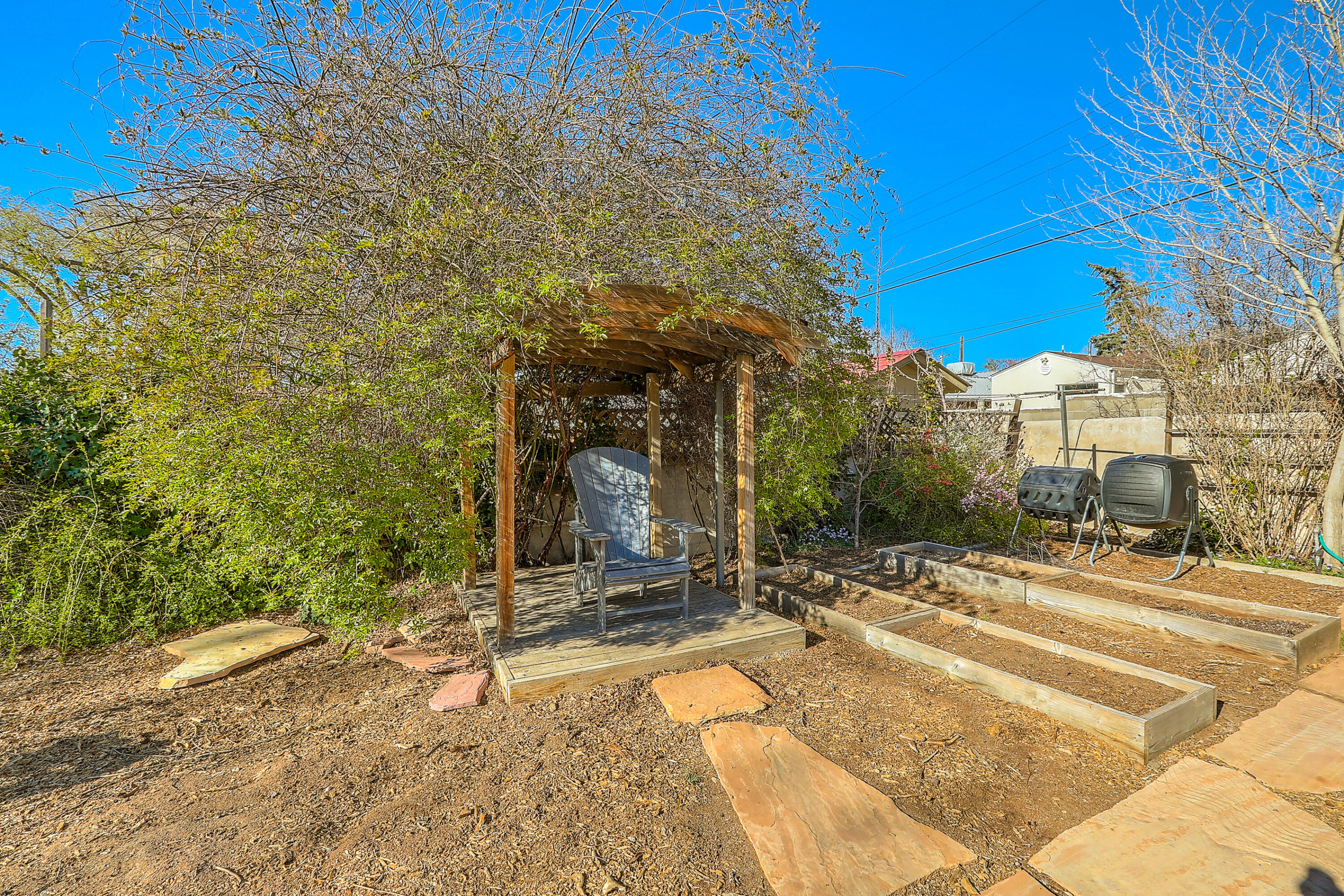 706 Amherst Drive SE