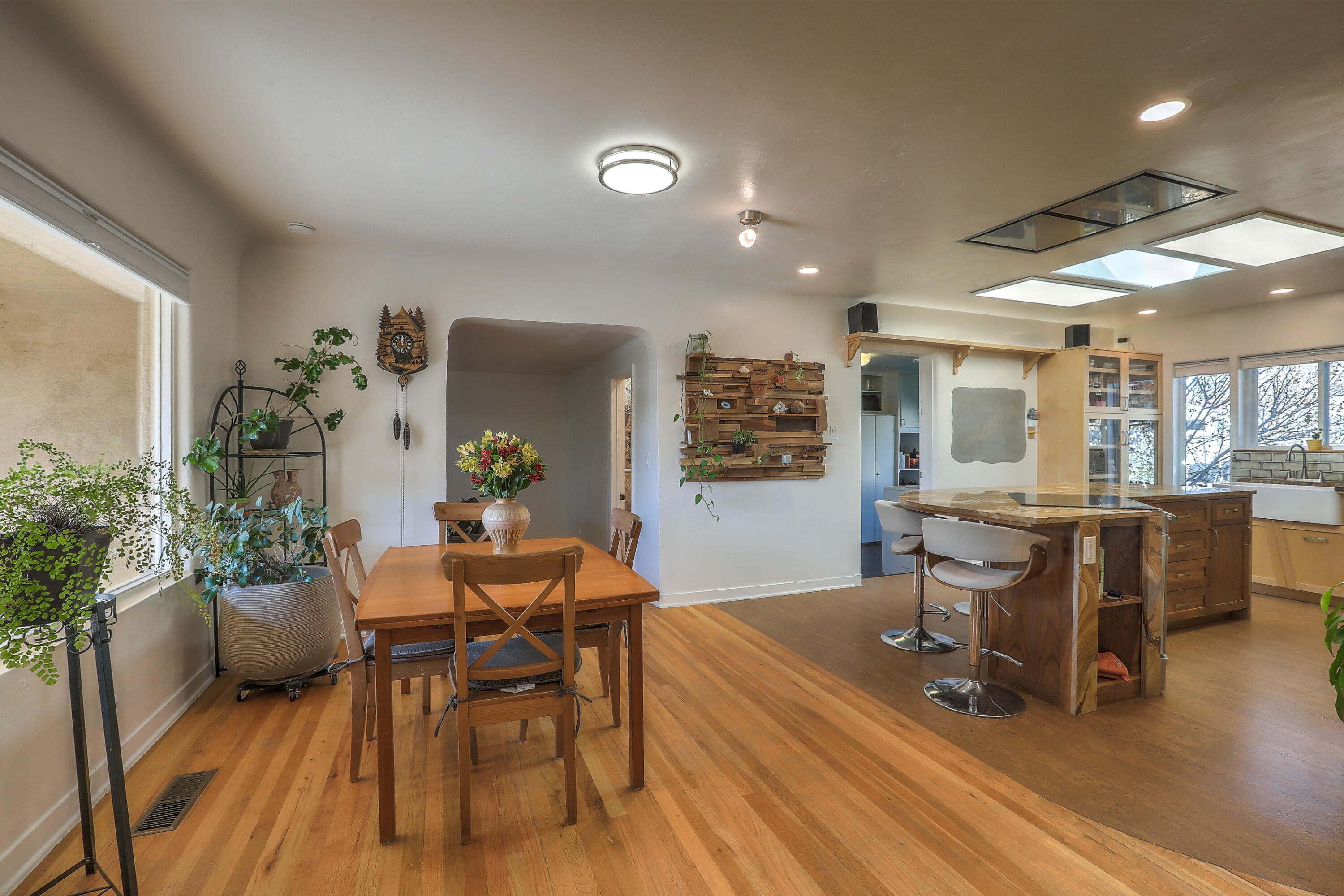 706 Amherst Drive SE