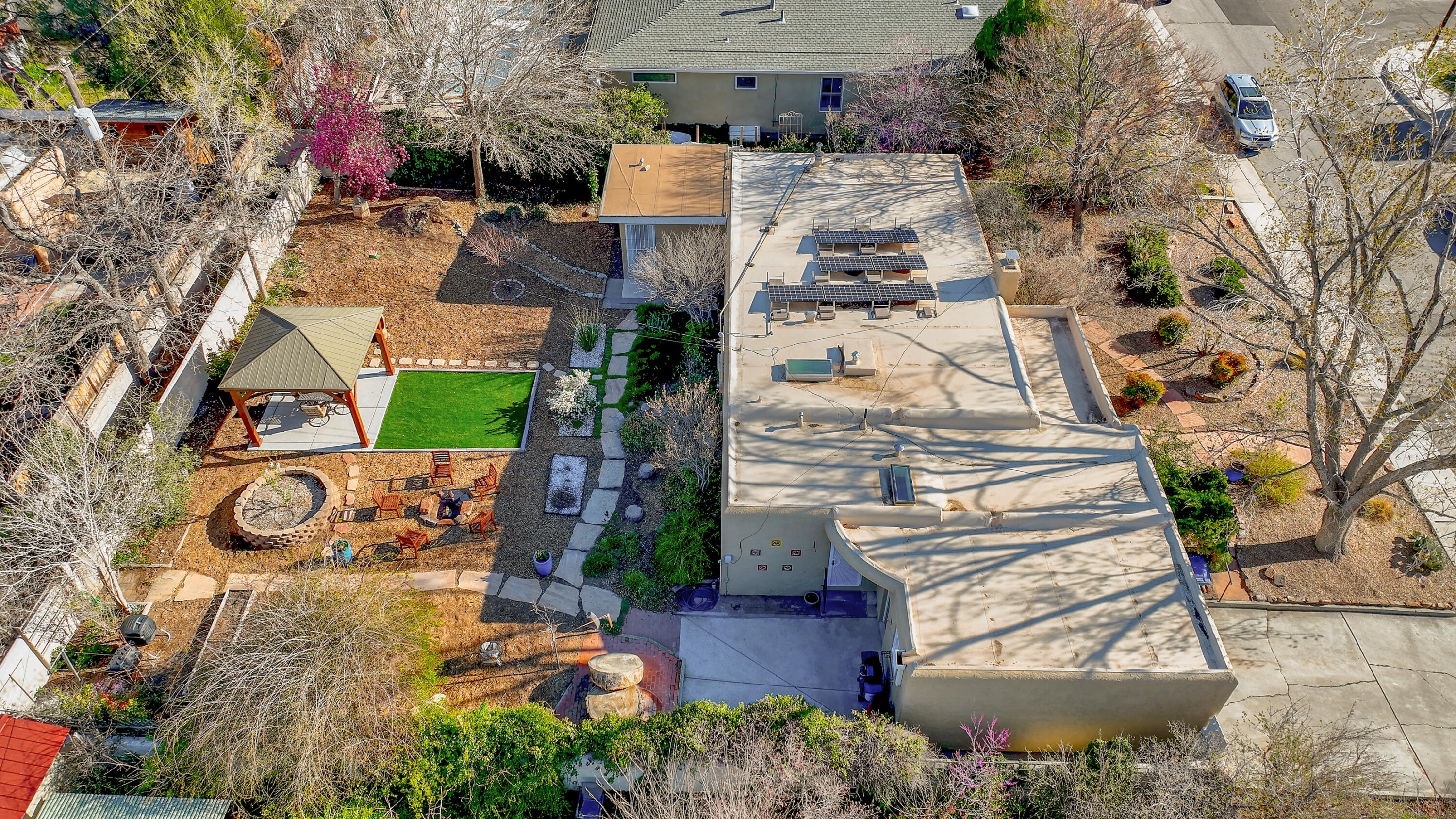 706 Amherst Drive SE