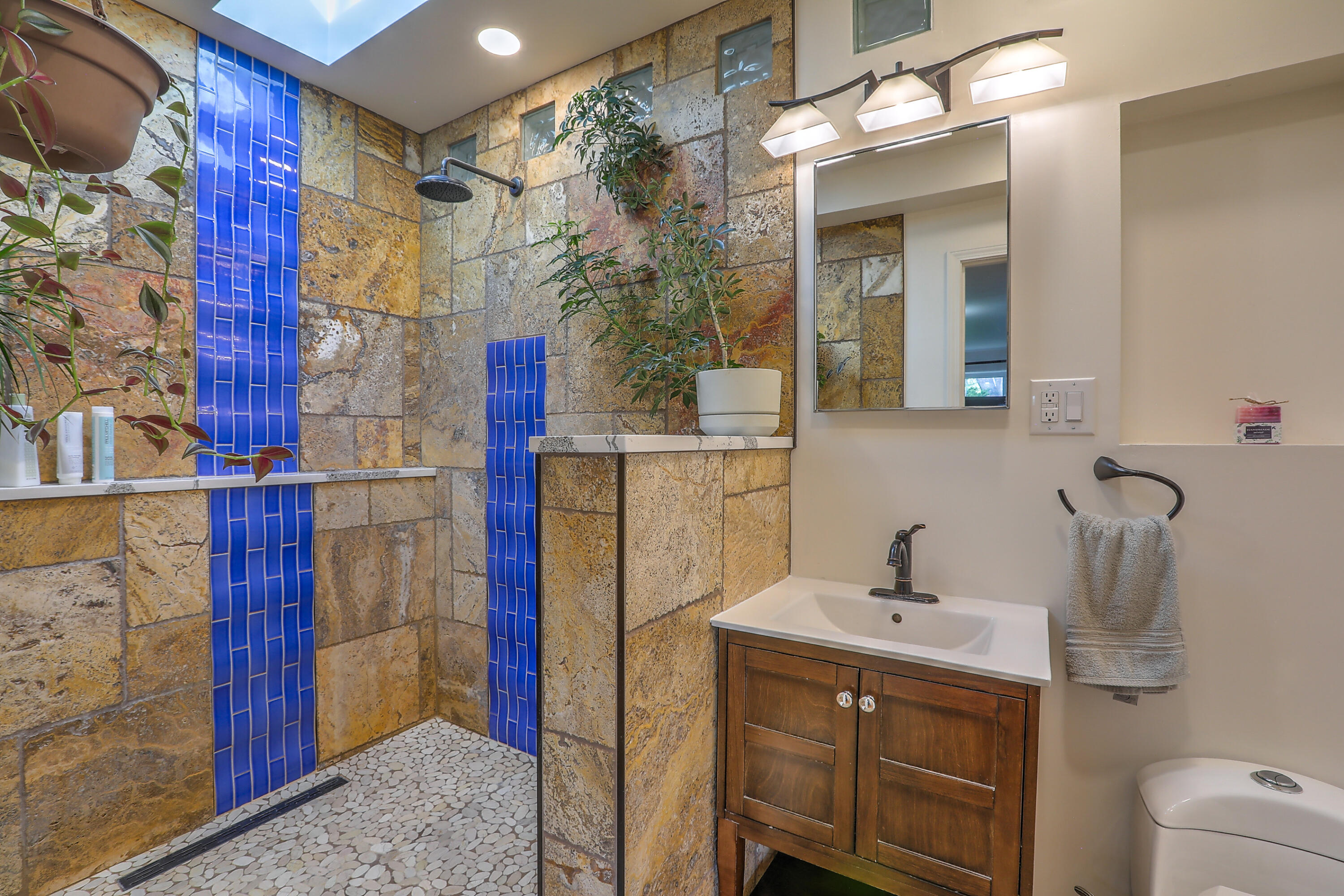 706 Amherst Drive SE