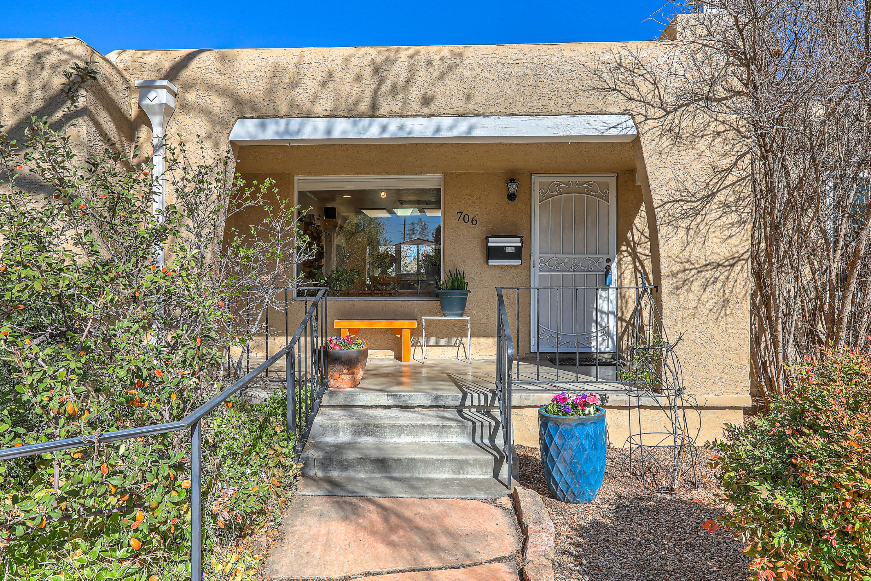 706 Amherst Drive SE