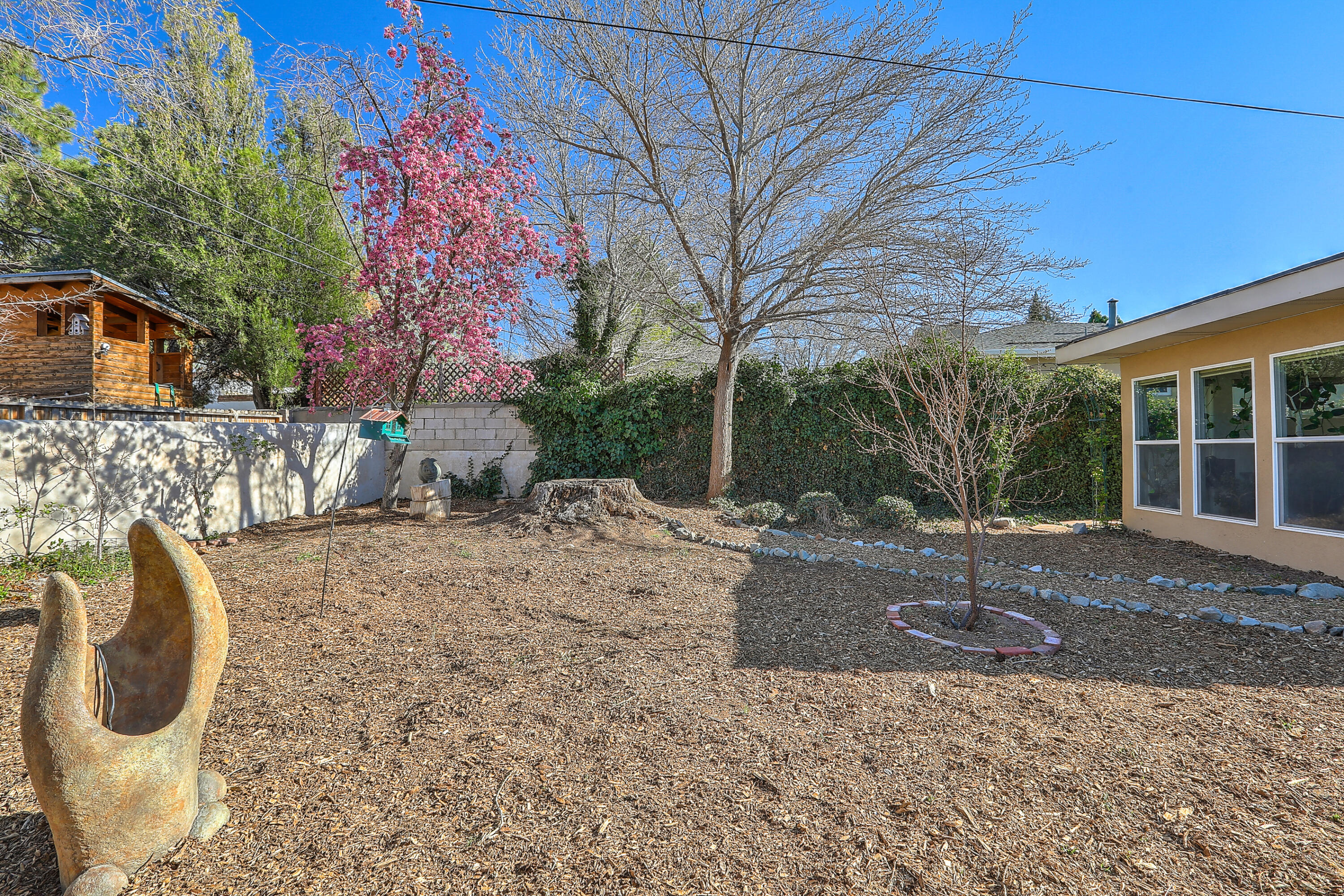 706 Amherst Drive SE