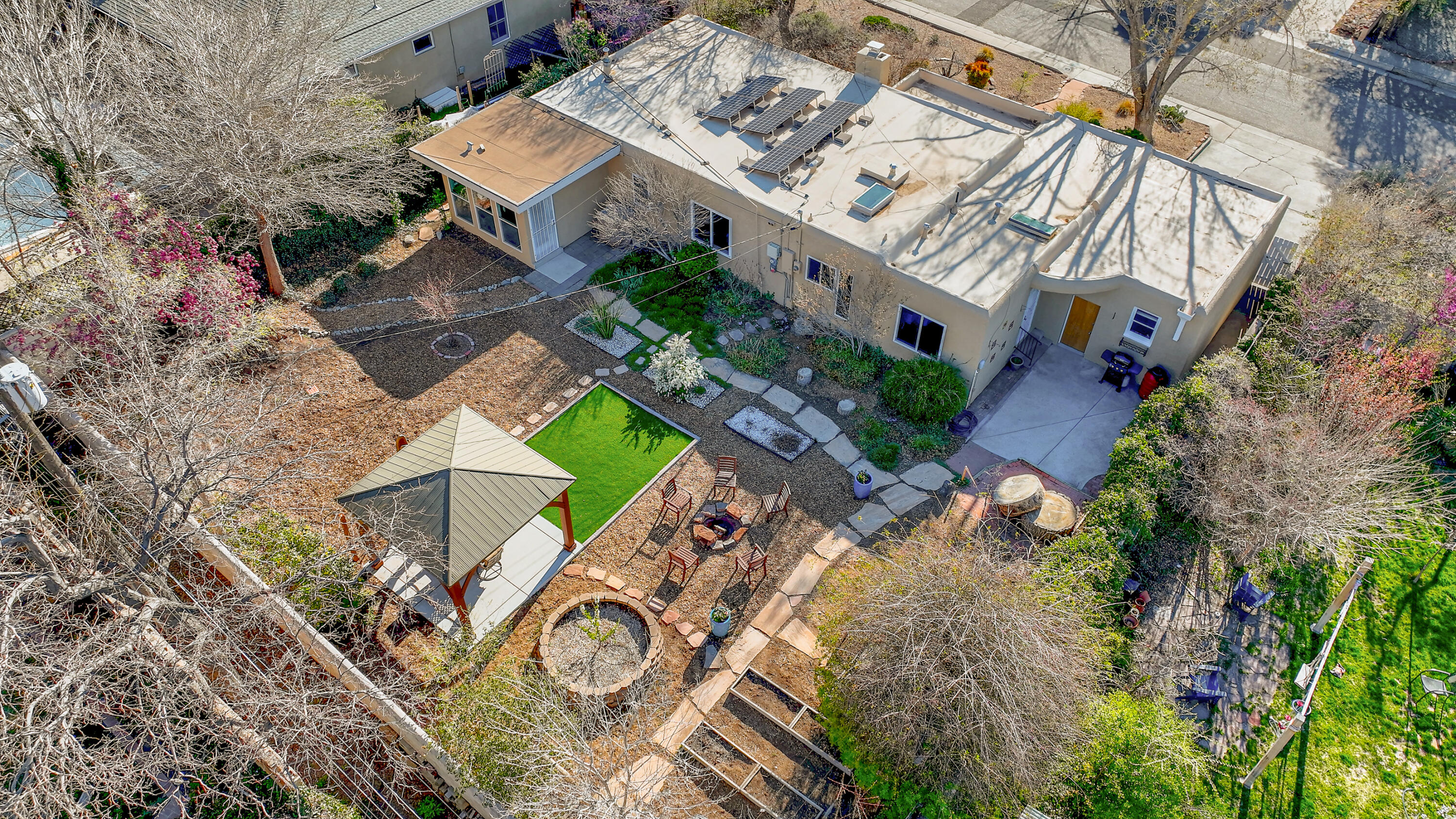 706 Amherst Drive SE