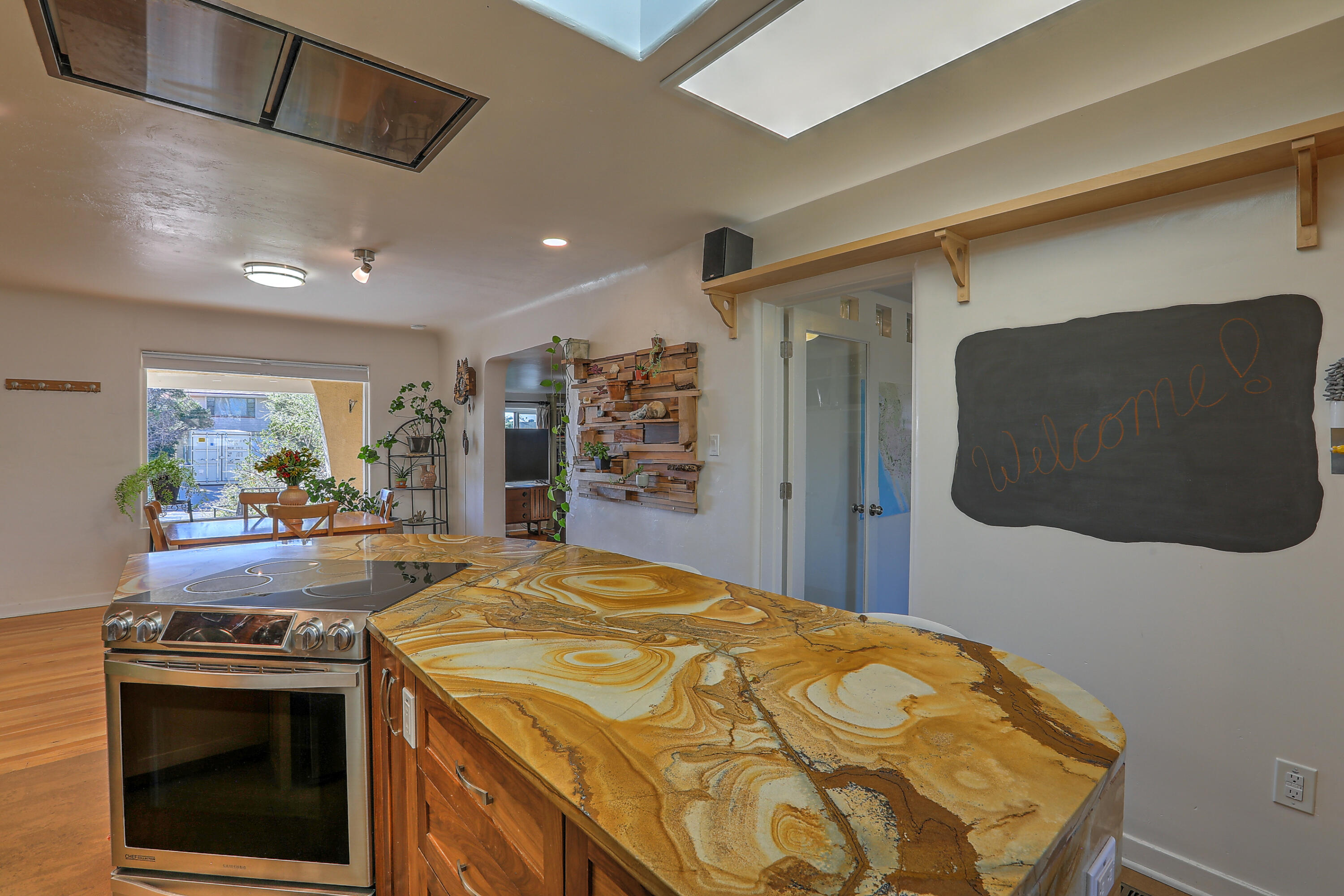 706 Amherst Drive SE