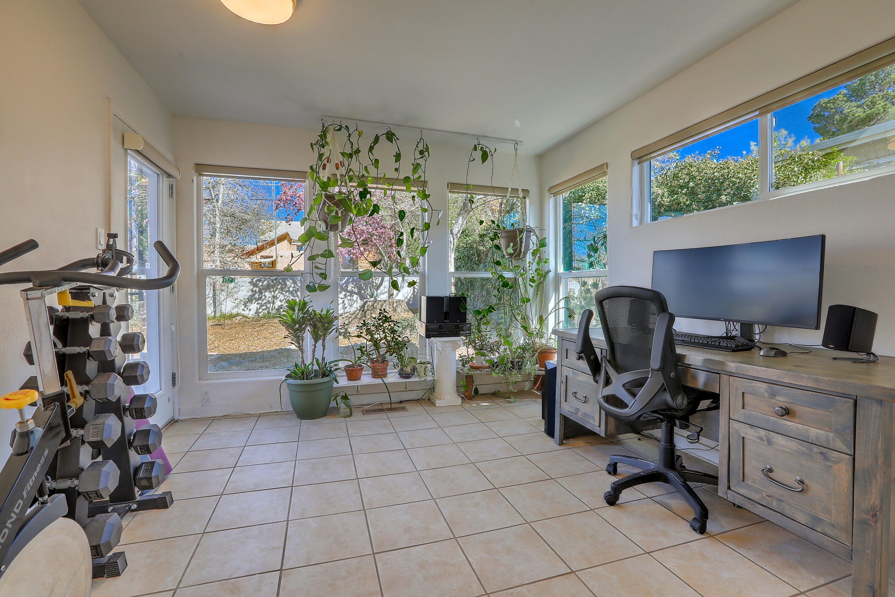 706 Amherst Drive SE