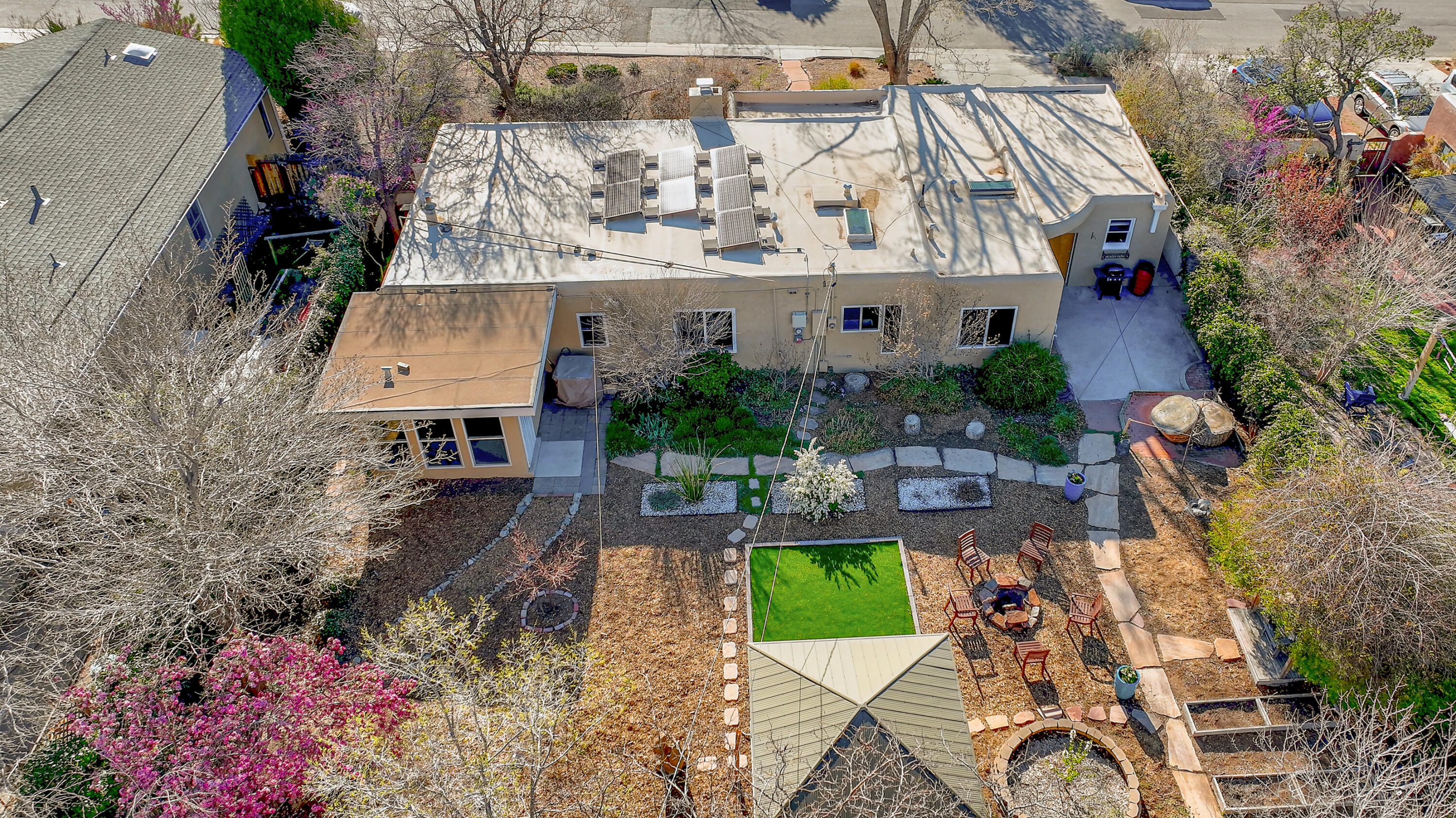 706 Amherst Drive SE