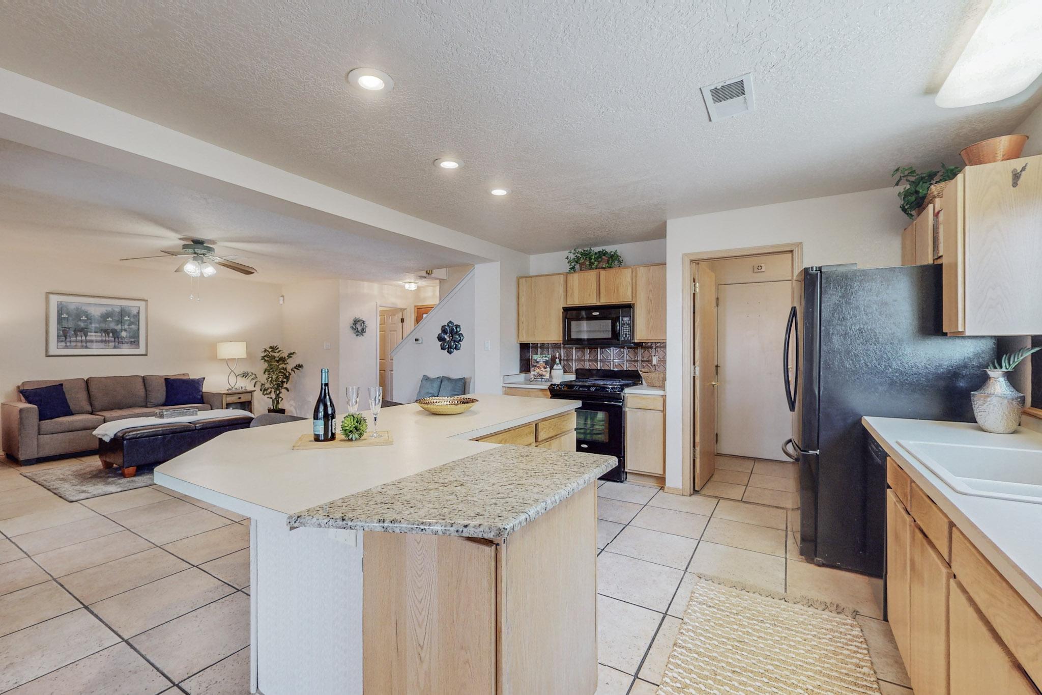 1054 Las Golondrinas Court NW