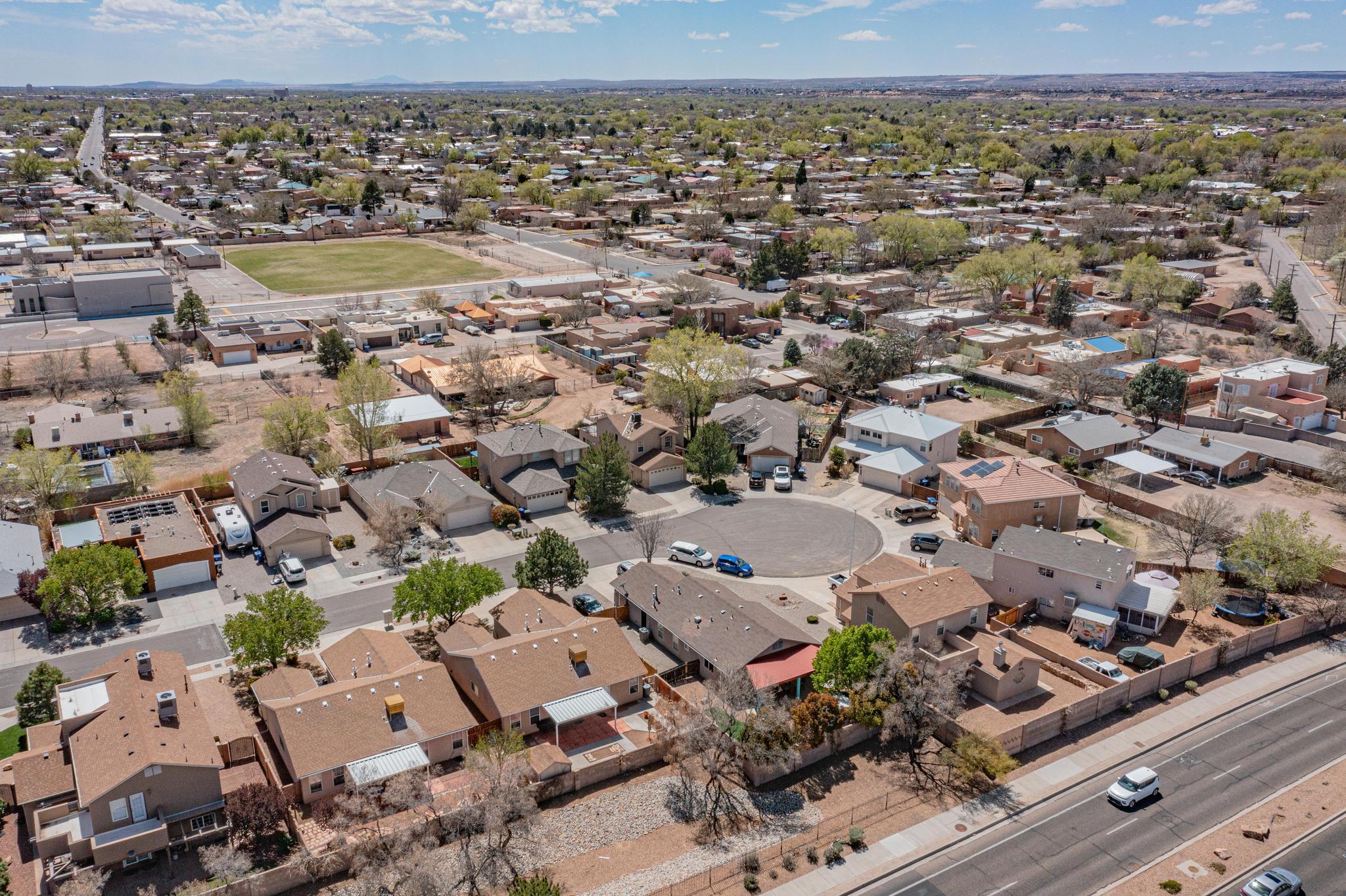 1054 Las Golondrinas Court NW