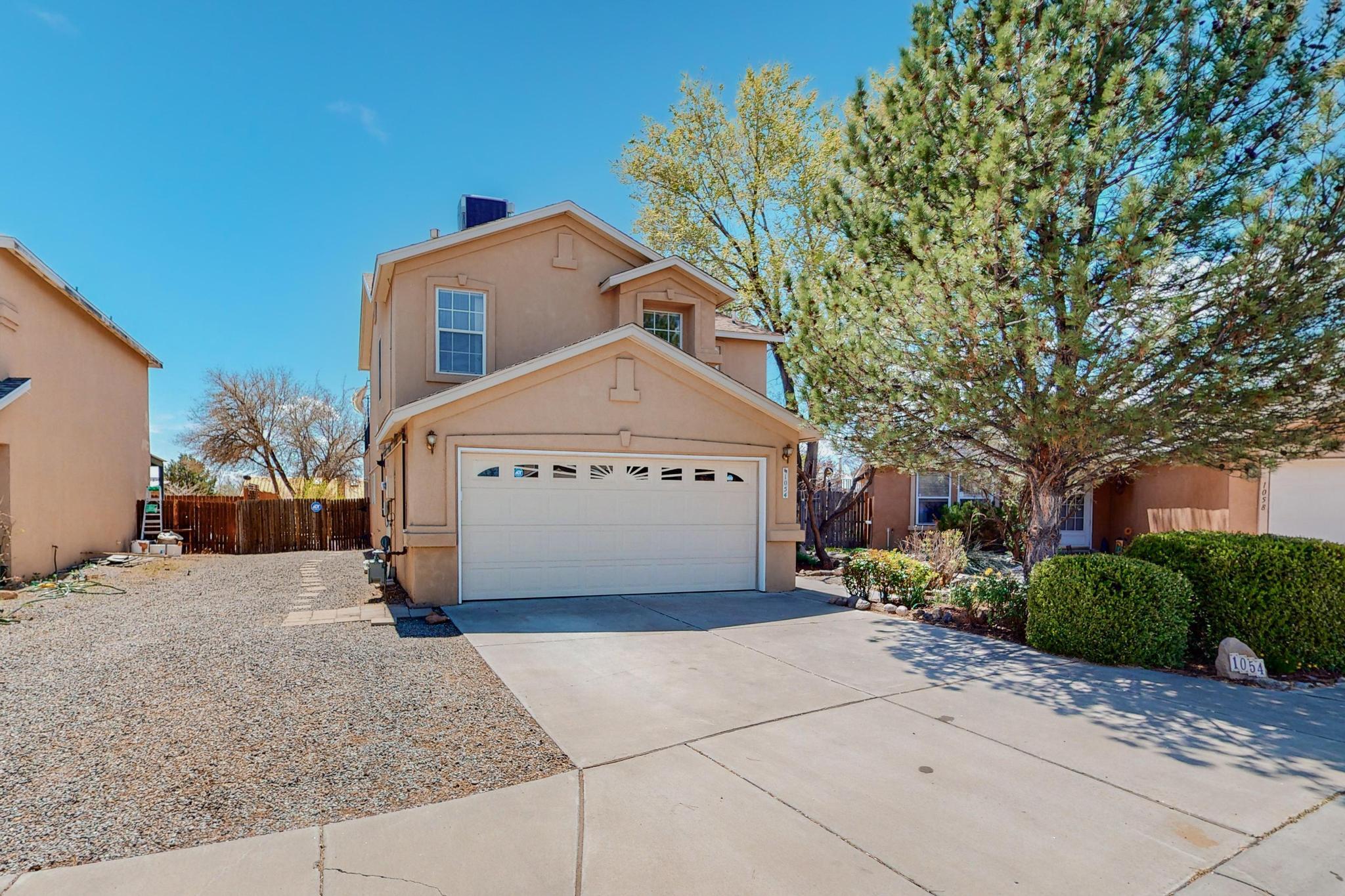 1054 Las Golondrinas Court NW