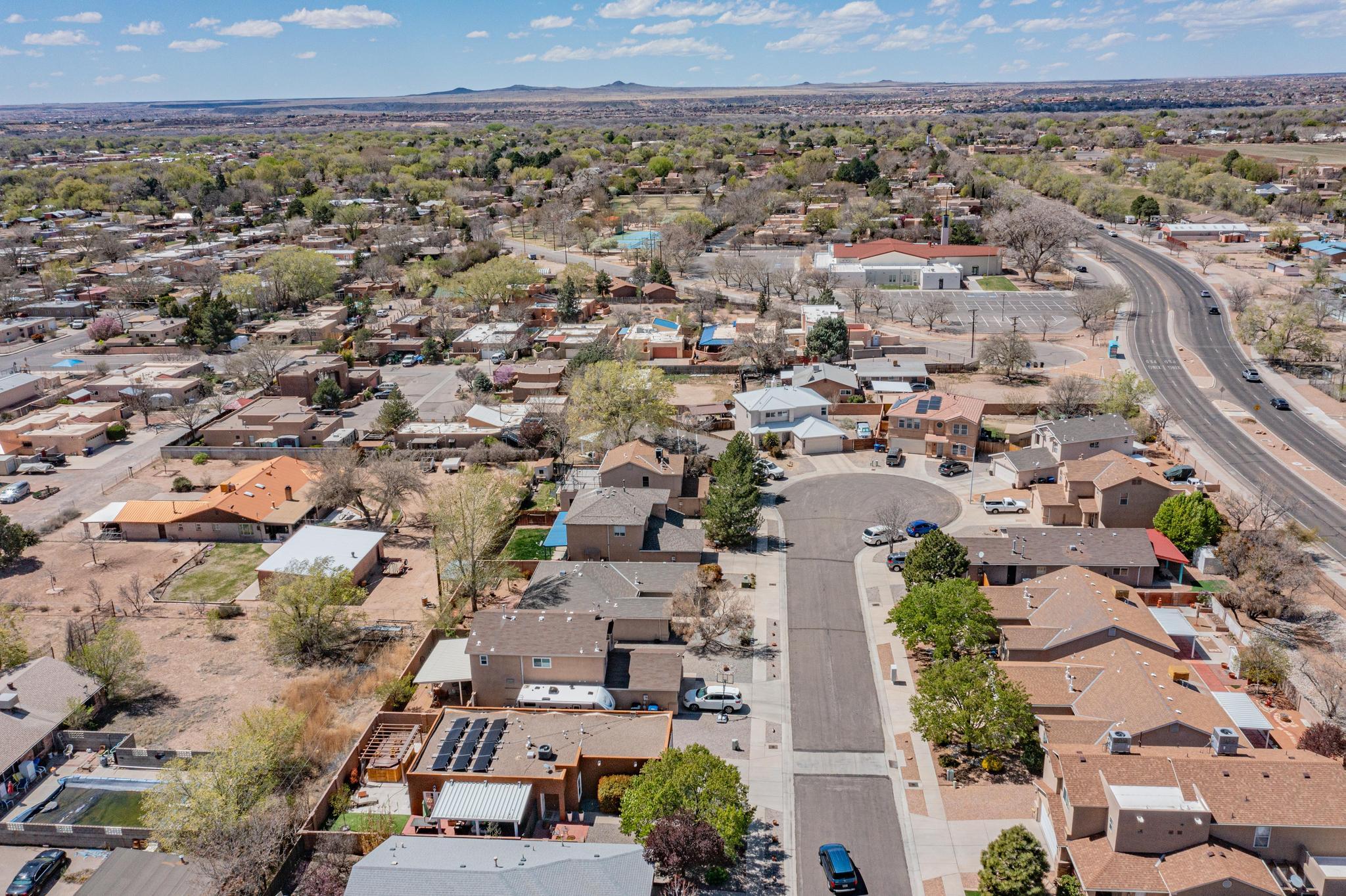 1054 Las Golondrinas Court NW