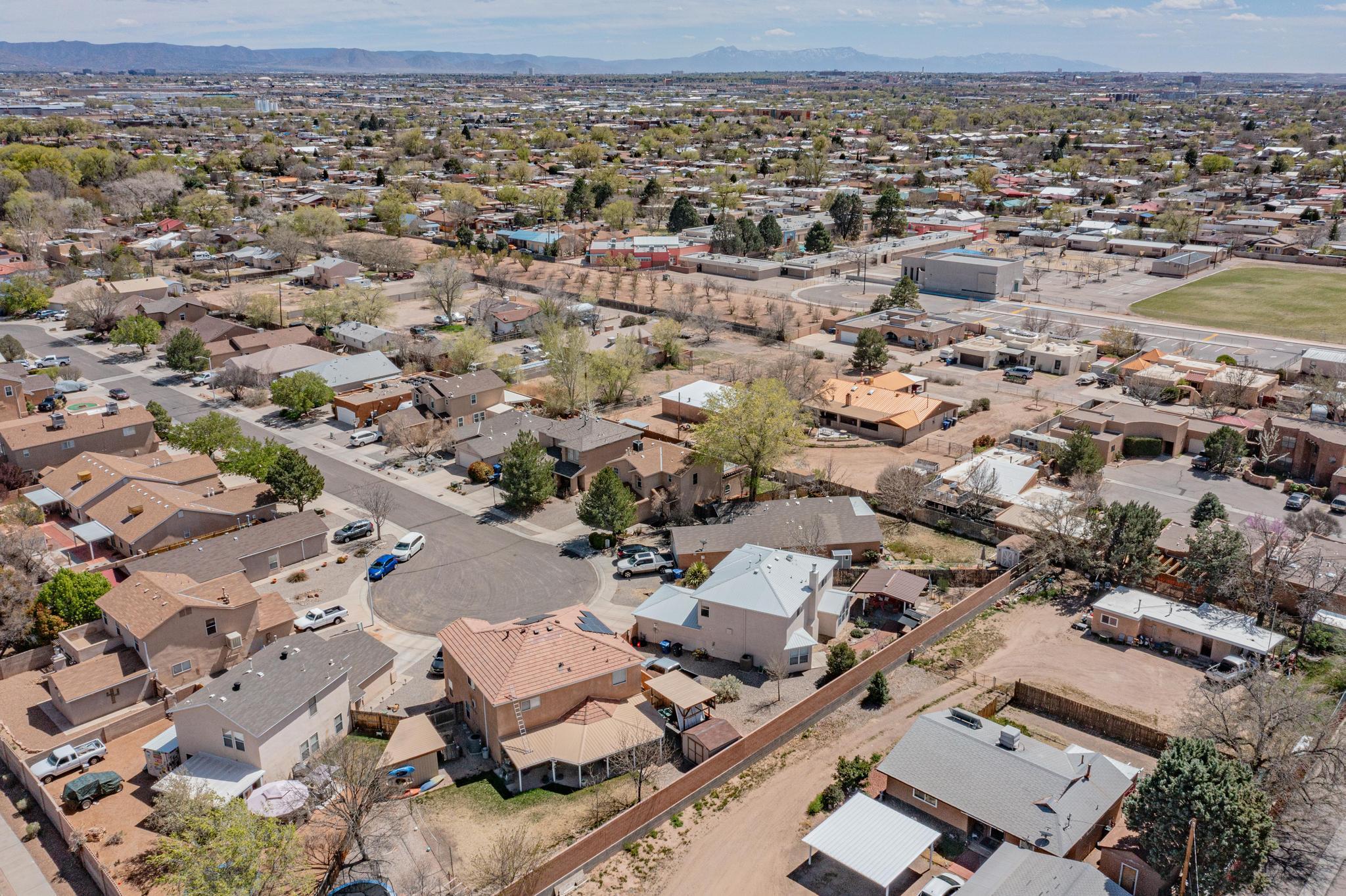 1054 Las Golondrinas Court NW