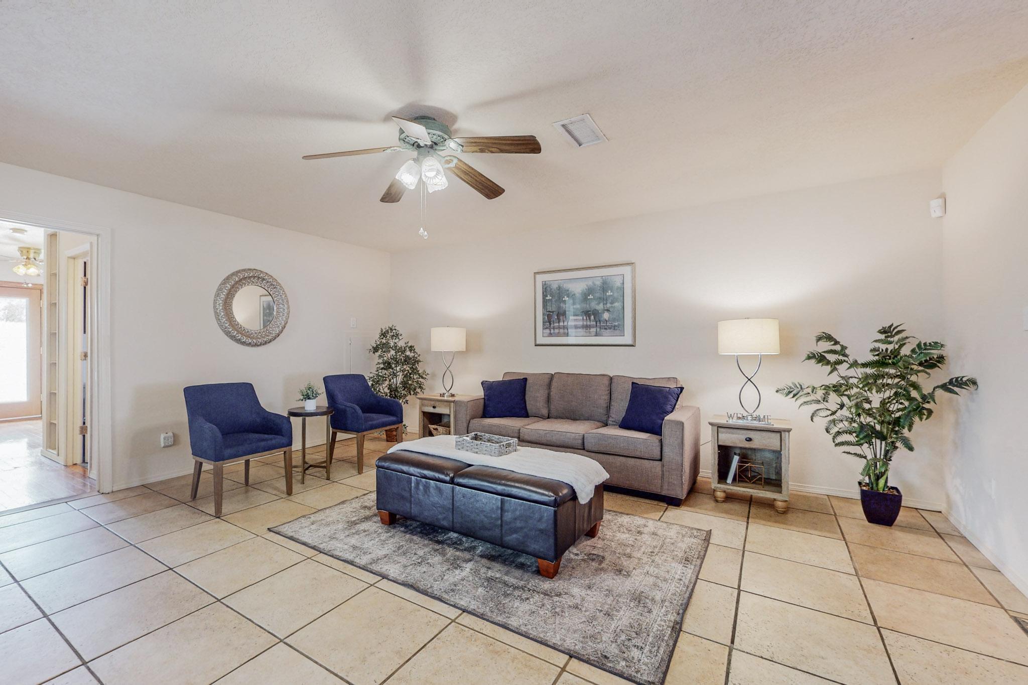 1054 Las Golondrinas Court NW