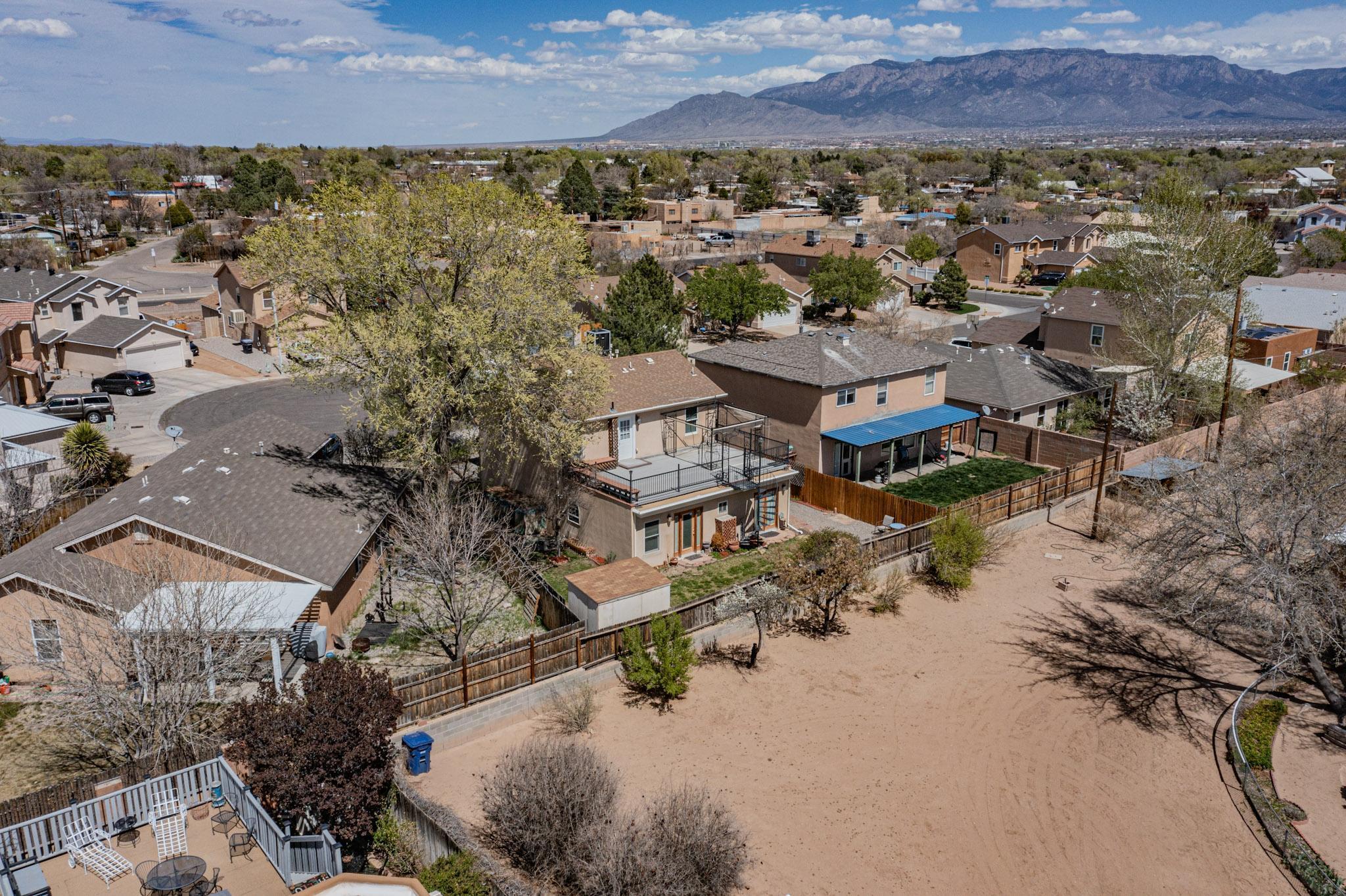 1054 Las Golondrinas Court NW