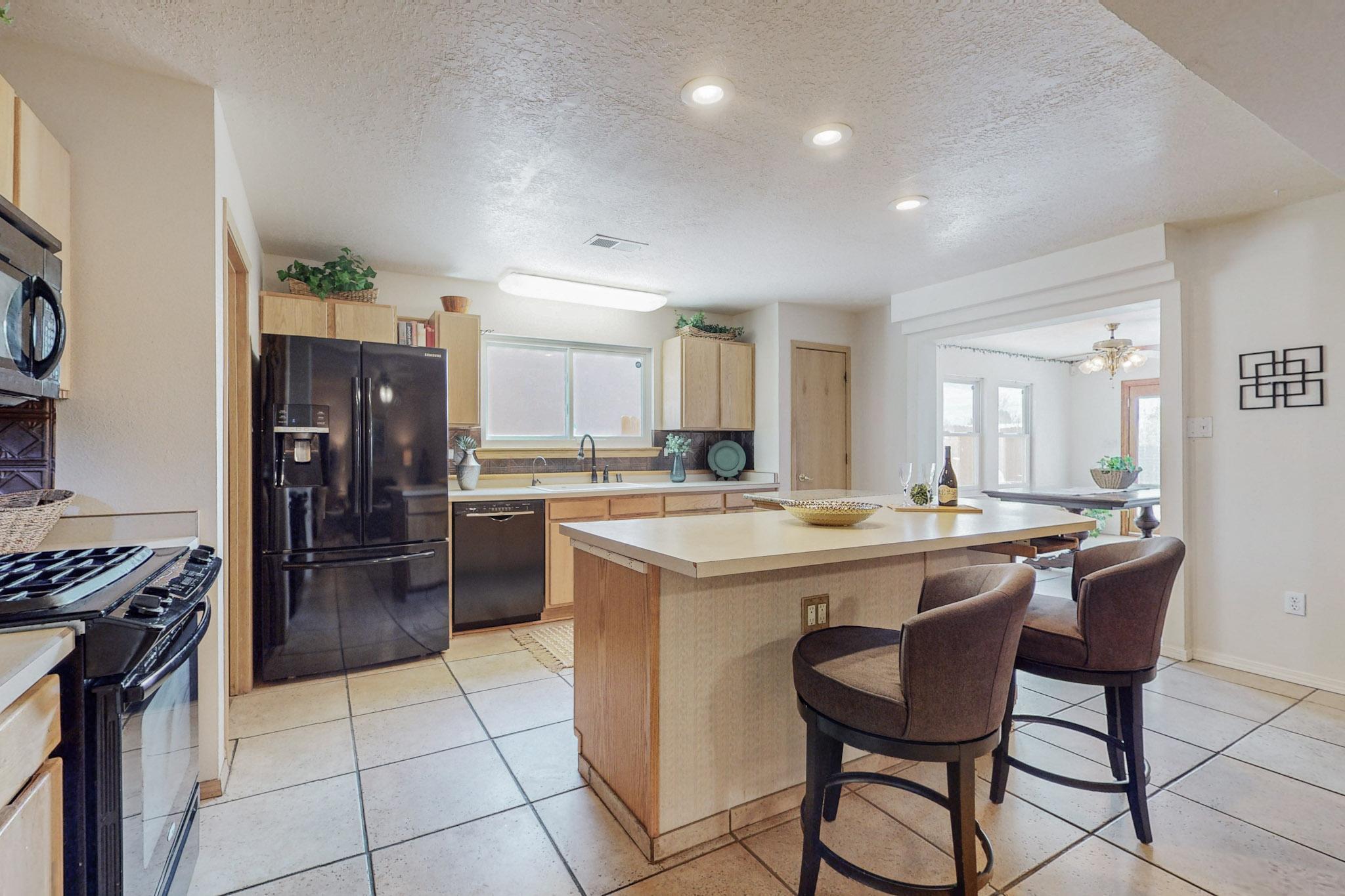 1054 Las Golondrinas Court NW