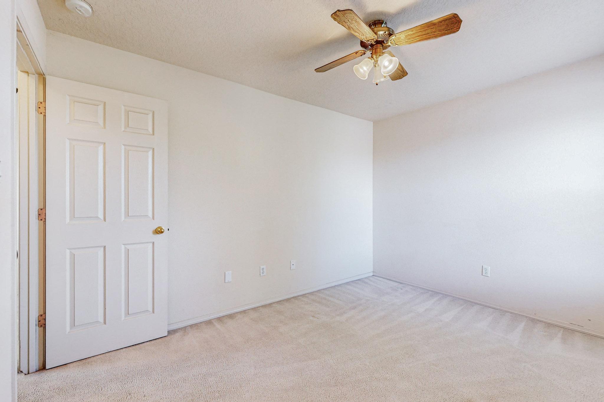 1054 Las Golondrinas Court NW